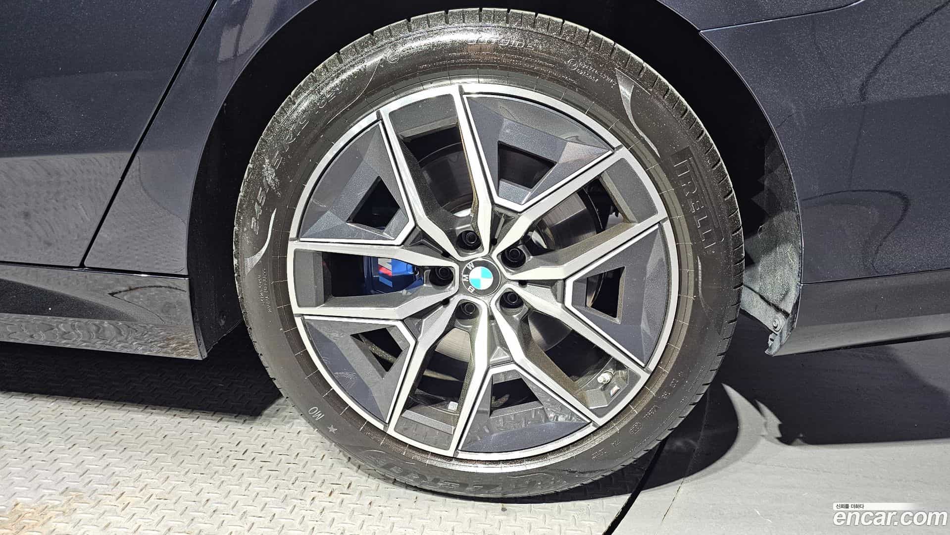 5-Series BMW 2025.7-OUTER-031