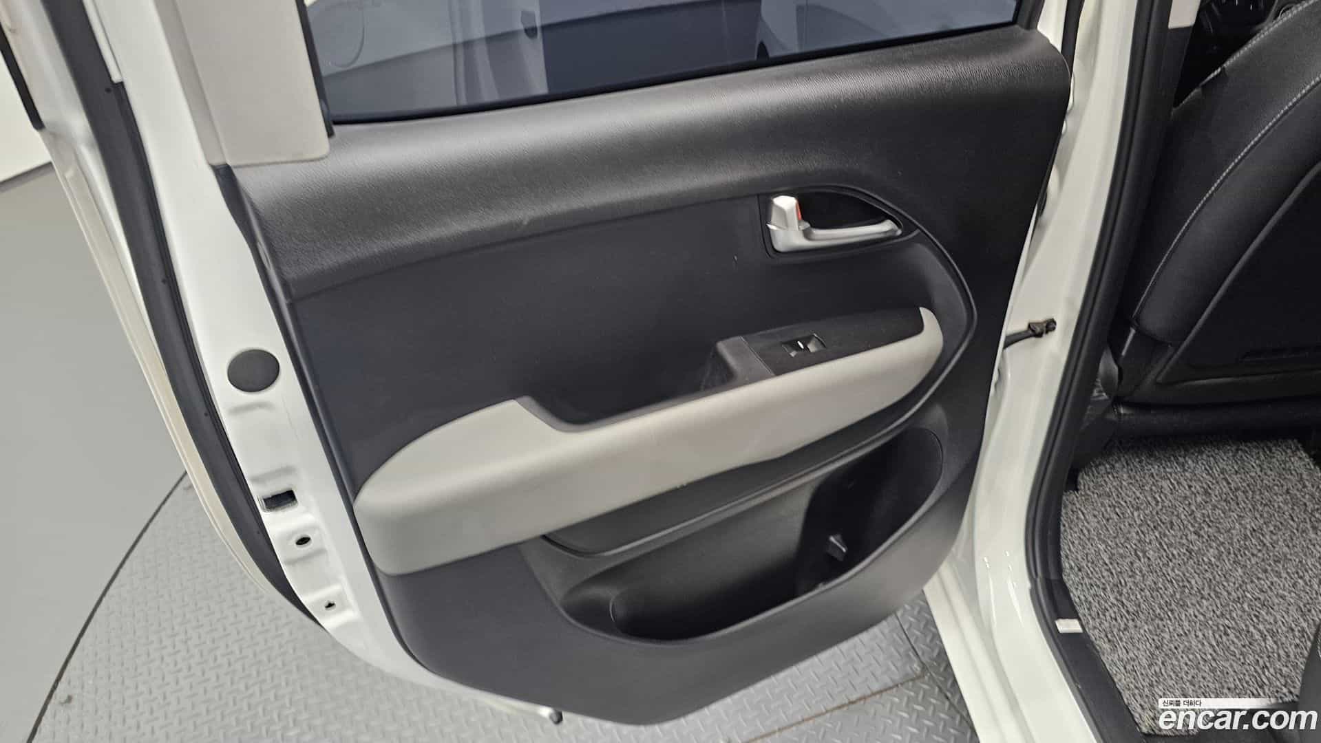 RAY Kia 2024.0-INNER-035