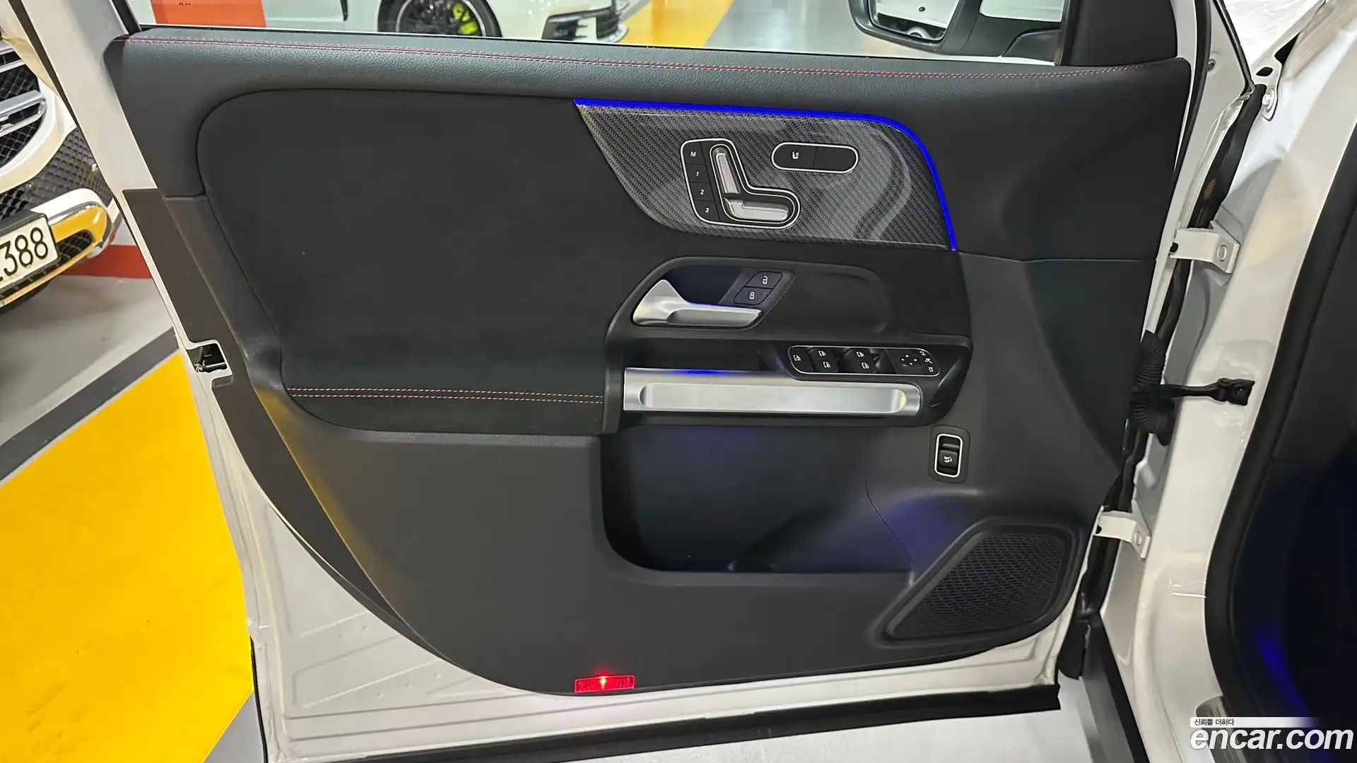 GLB-Class Mercedes-Benz 2025.3-INNER-010