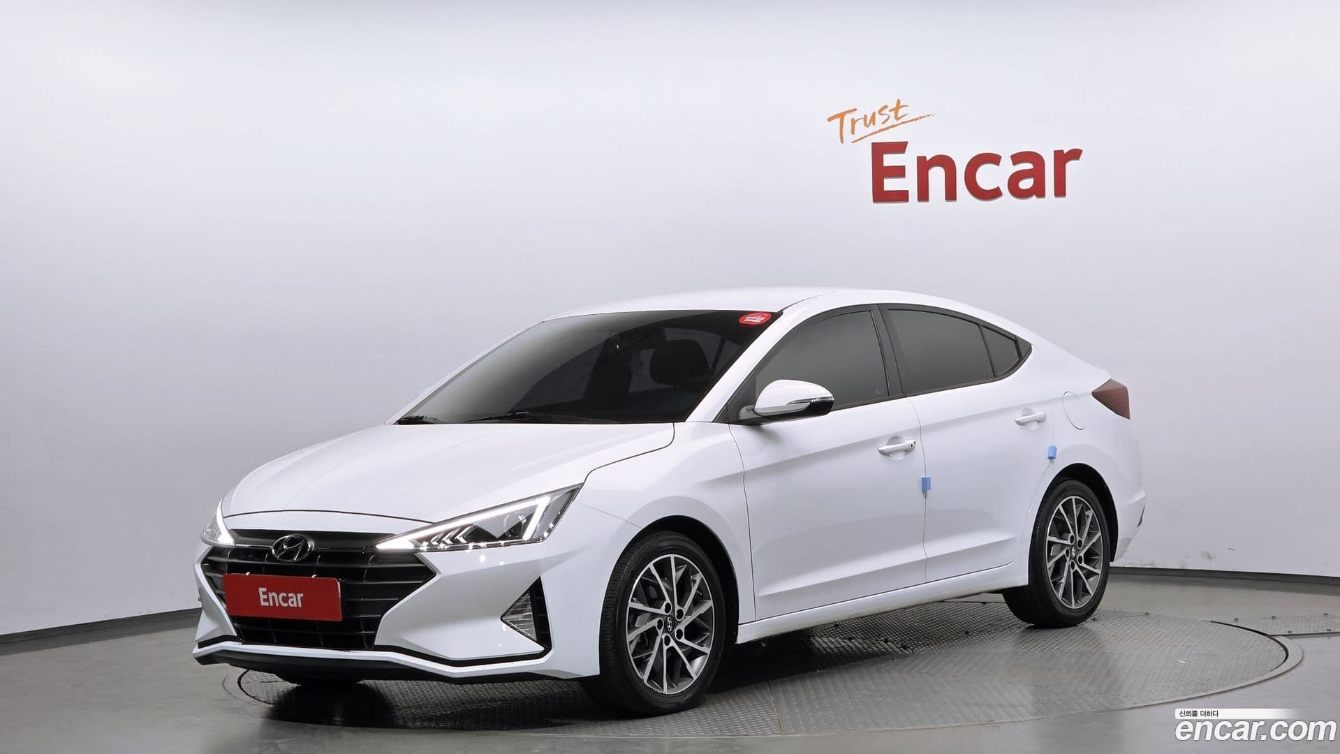 Main__Slider__Photo:AVANTE Hyundai 2019.2-0