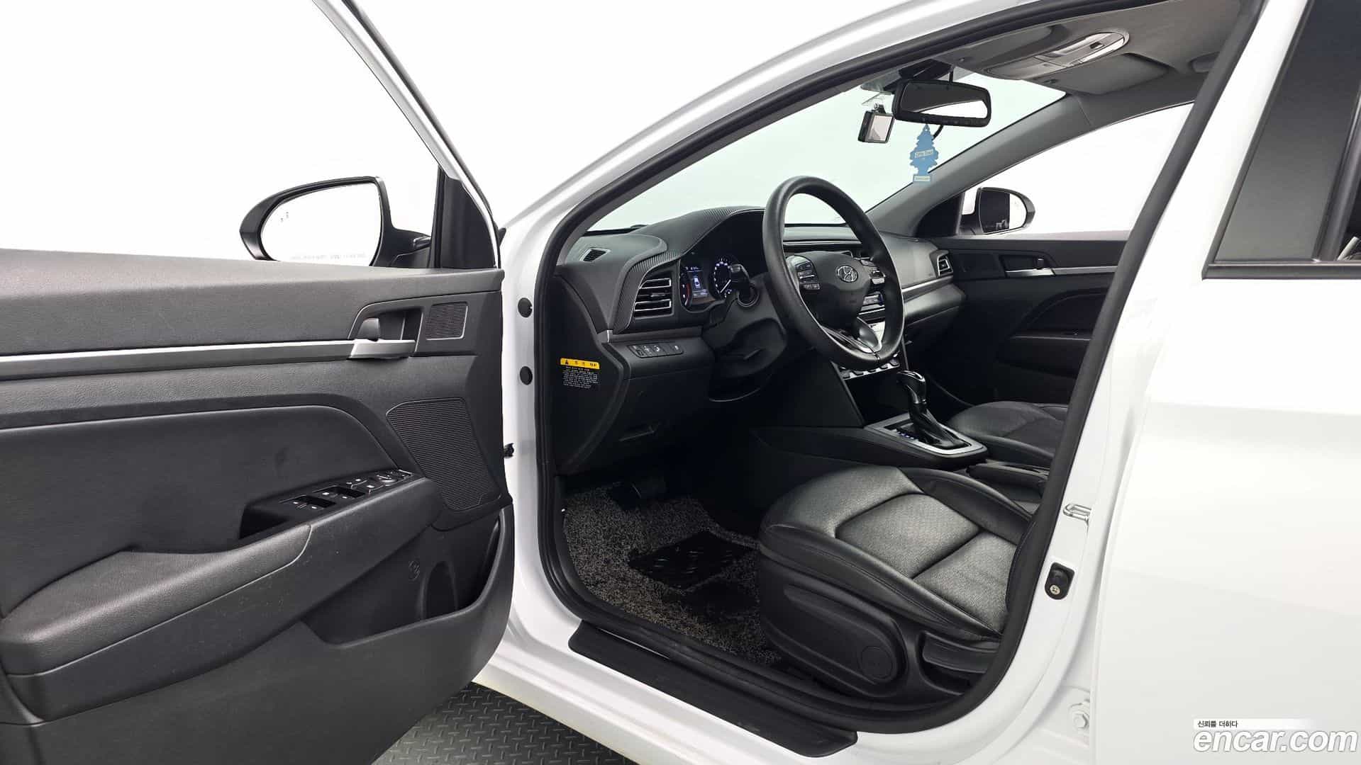 AVANTE Hyundai 2019.2-INNER-010