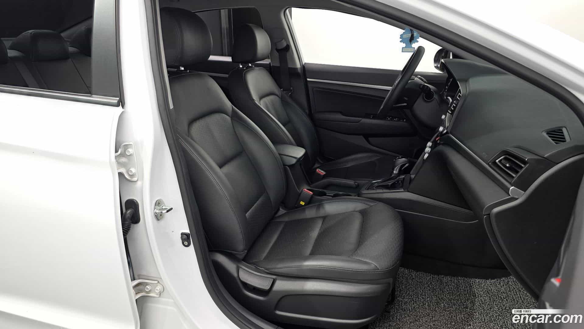 AVANTE Hyundai 2019.2-OPTION-015