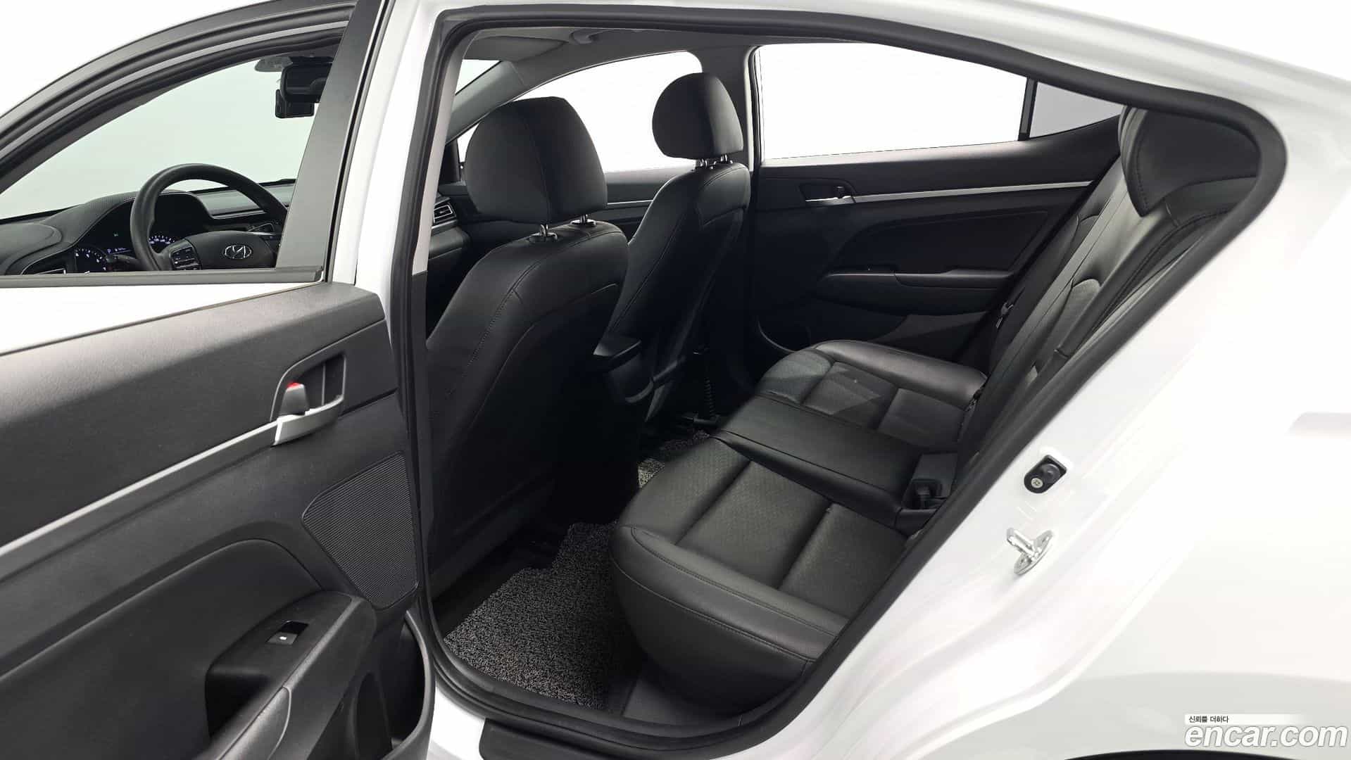 AVANTE Hyundai 2019.2-OPTION-016