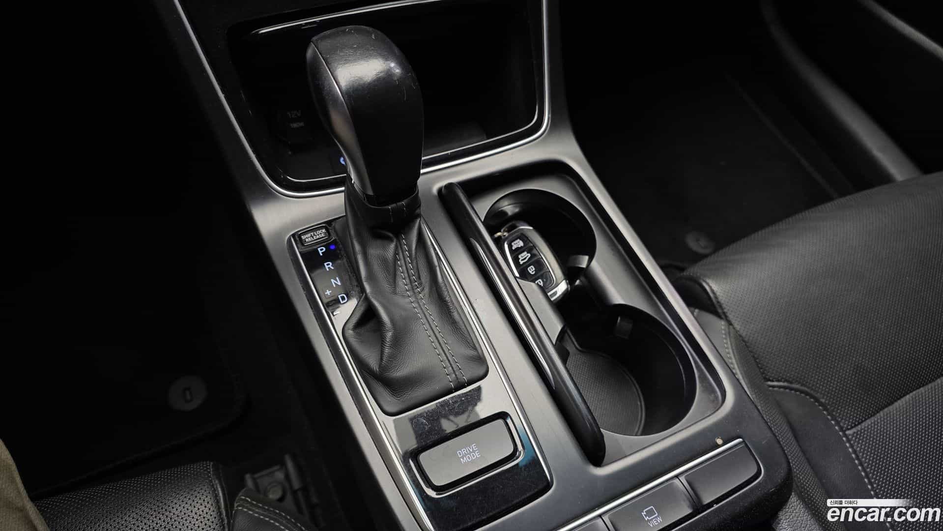 Grandeur Hyundai 2018.10-INNER-009