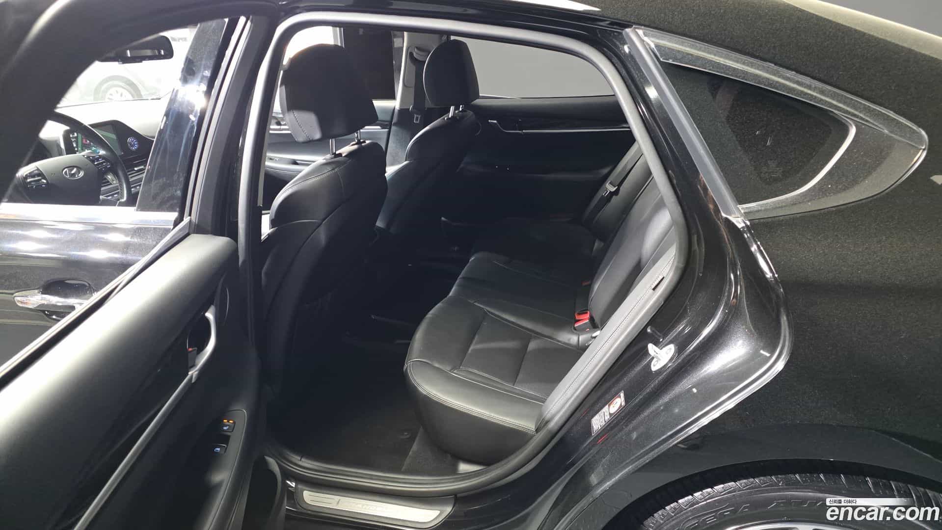 Grandeur Hyundai 2018.10-OPTION-015
