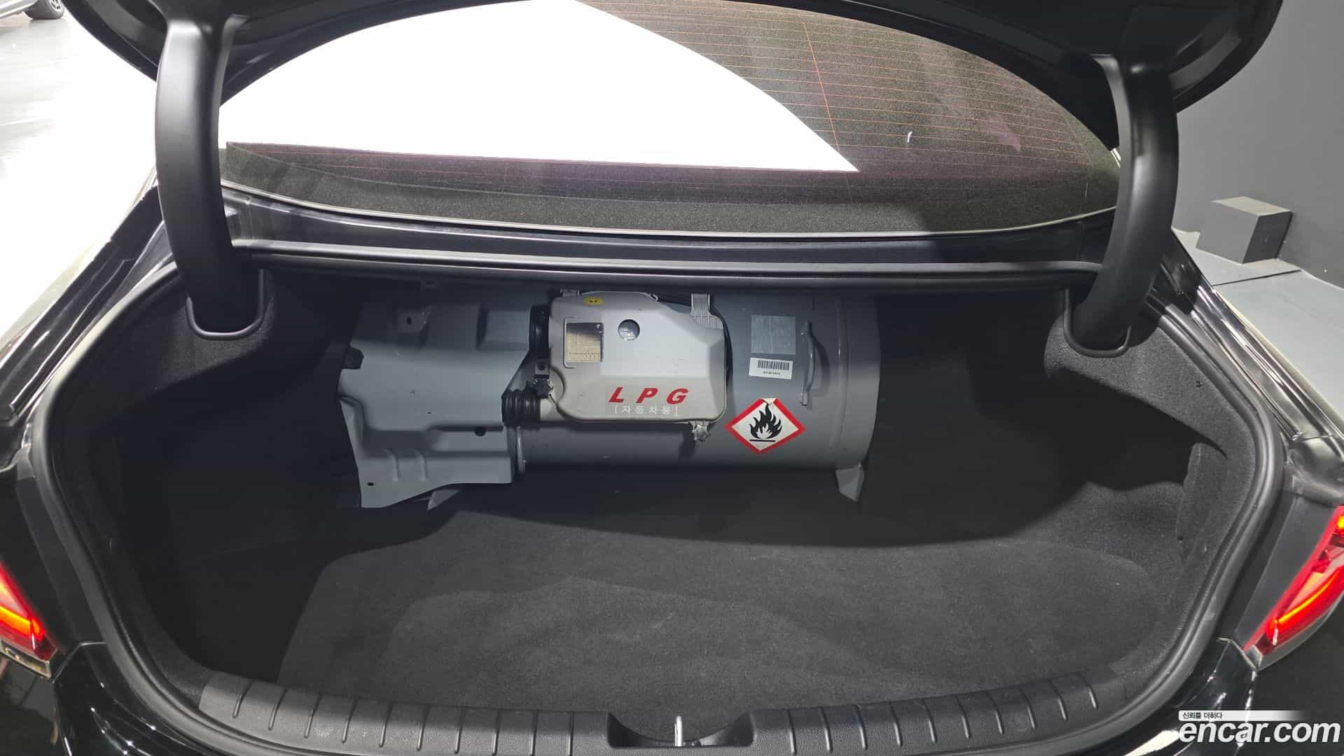Grandeur Hyundai 2018.10-OPTION-021