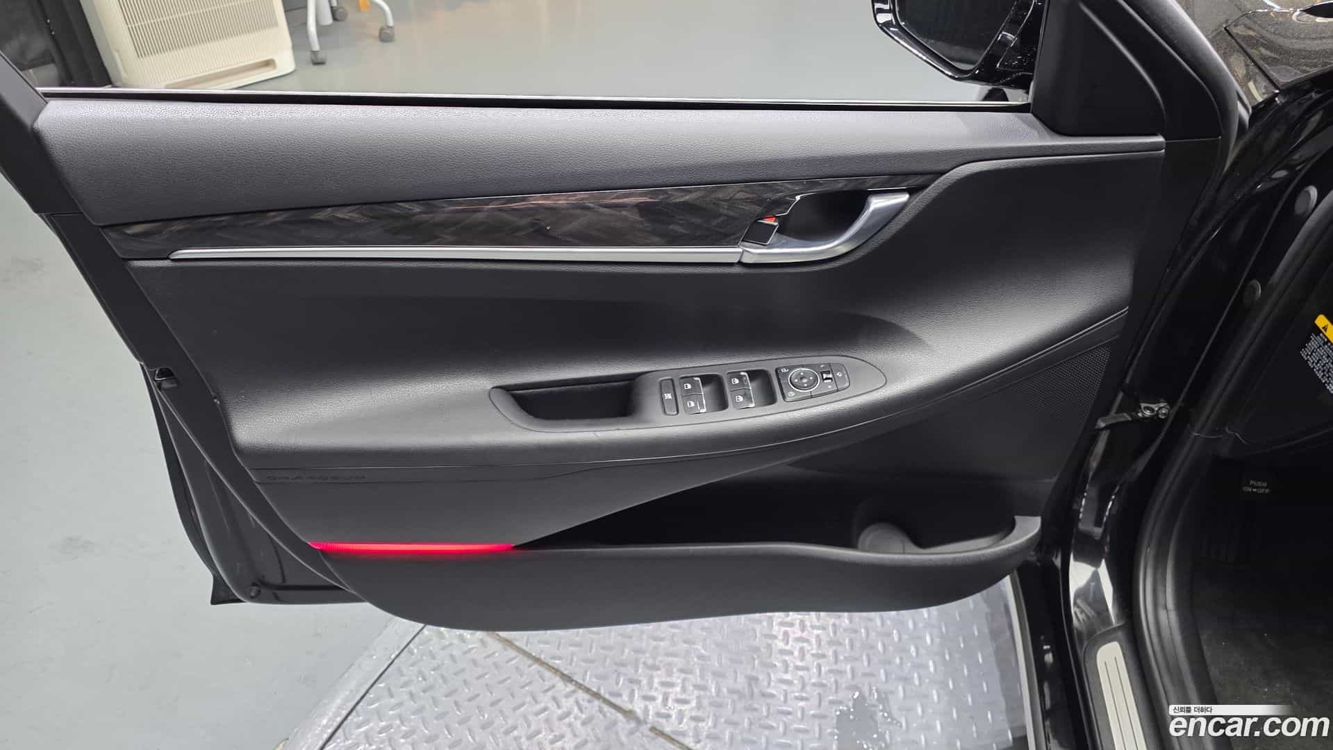 Grandeur Hyundai 2018.10-INNER-034
