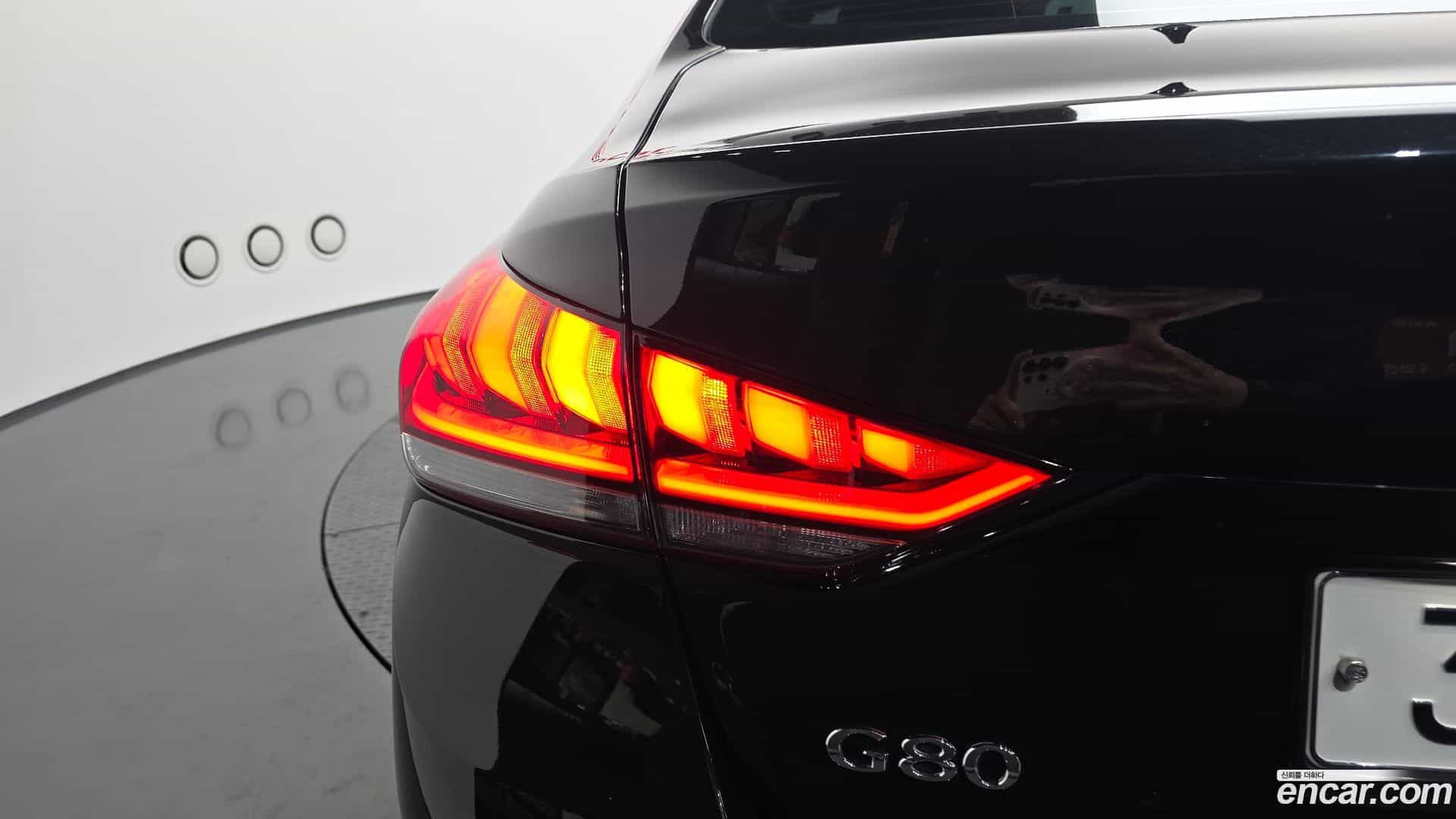 G80 Genesis 2017.8-OUTER-033
