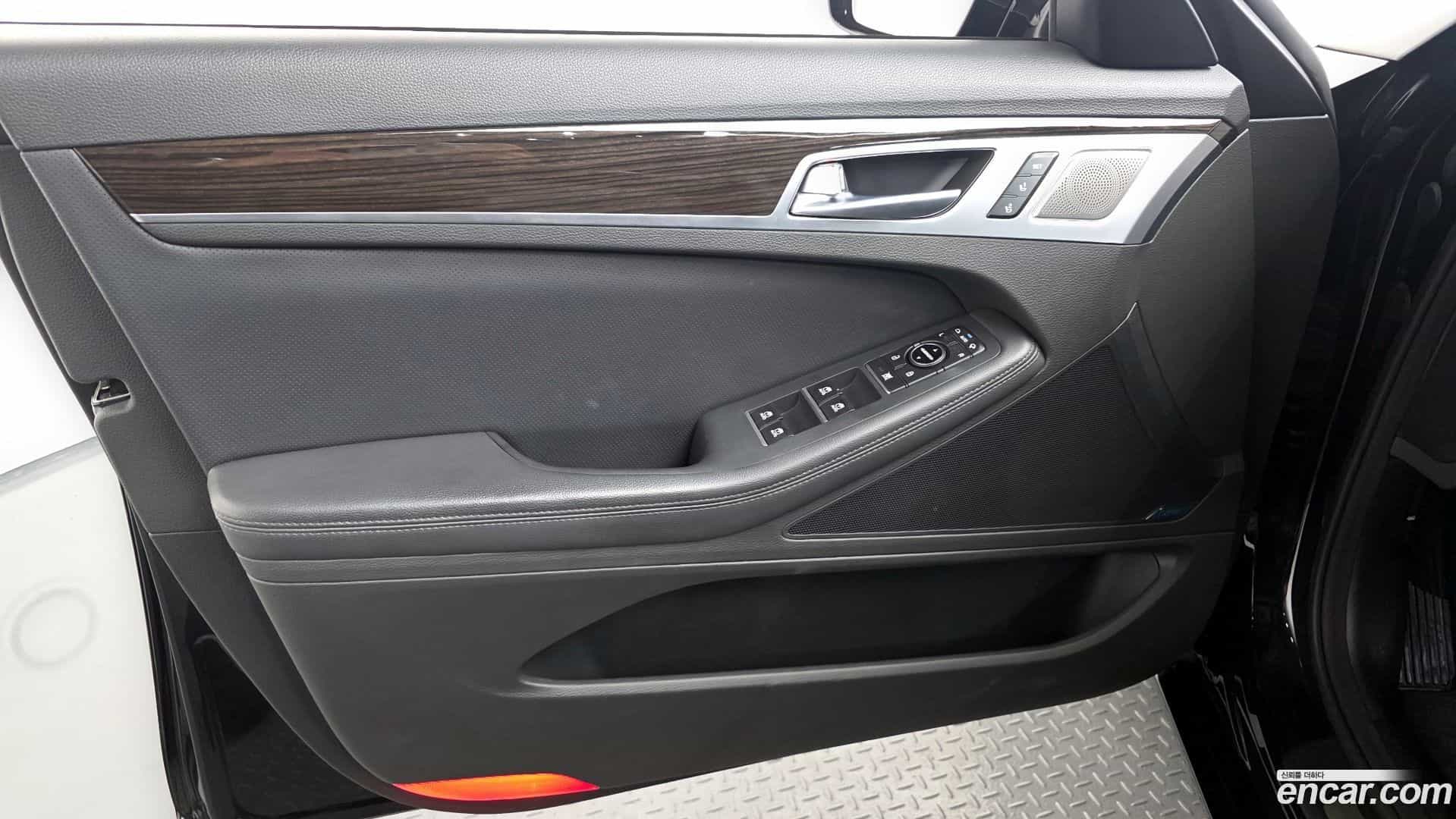 G80 Genesis 2017.8-INNER-034