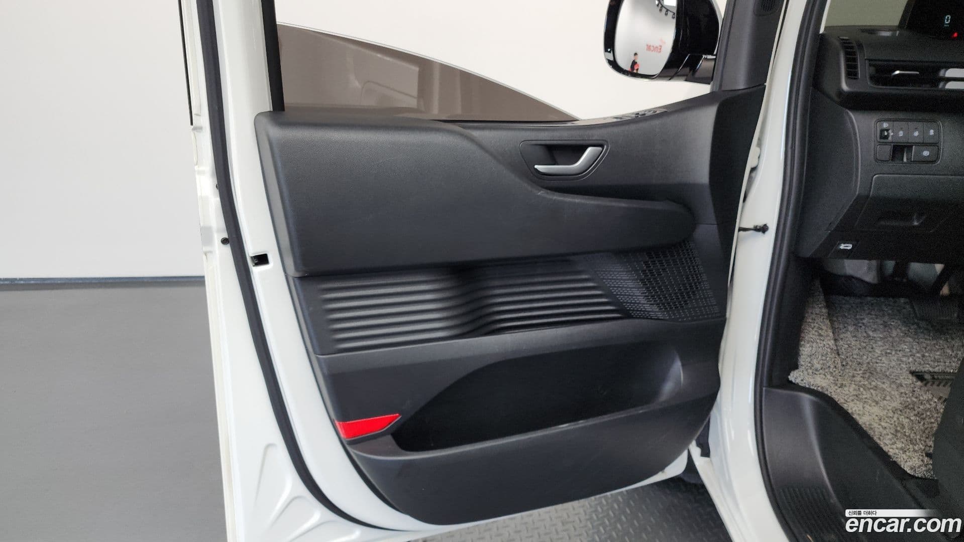 Main__Slider__Photo:Staria Hyundai 2023.3-24