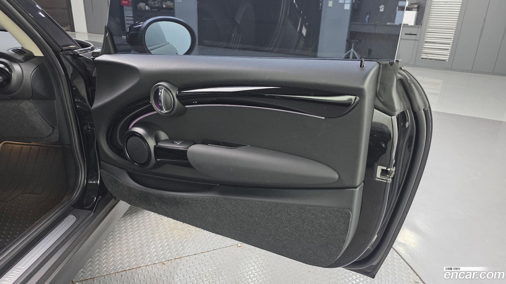Main__Slider__Photo:Cooper Mini 2023.5-24
