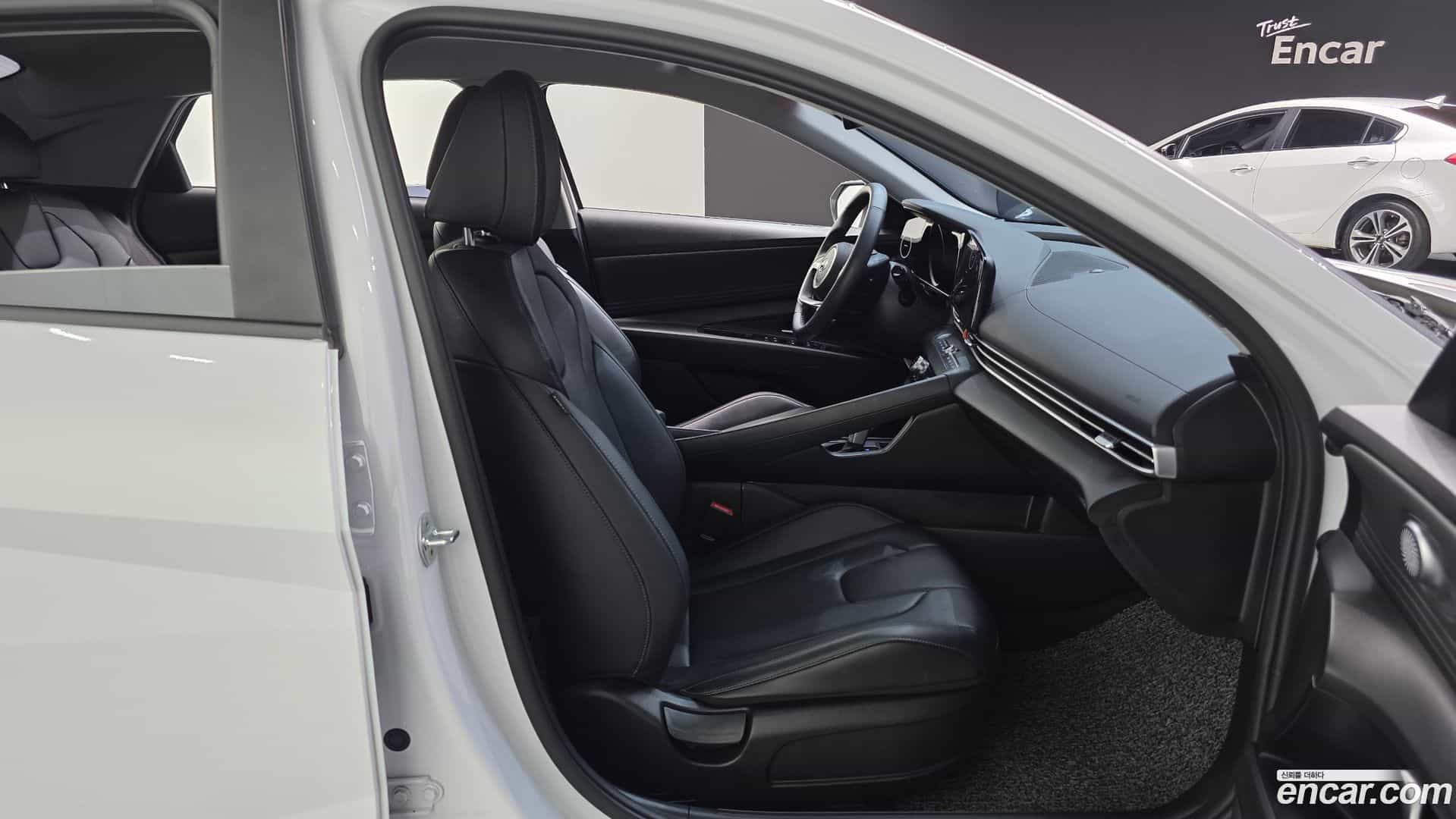 AVANTE Hyundai 2021.3-OPTION-043