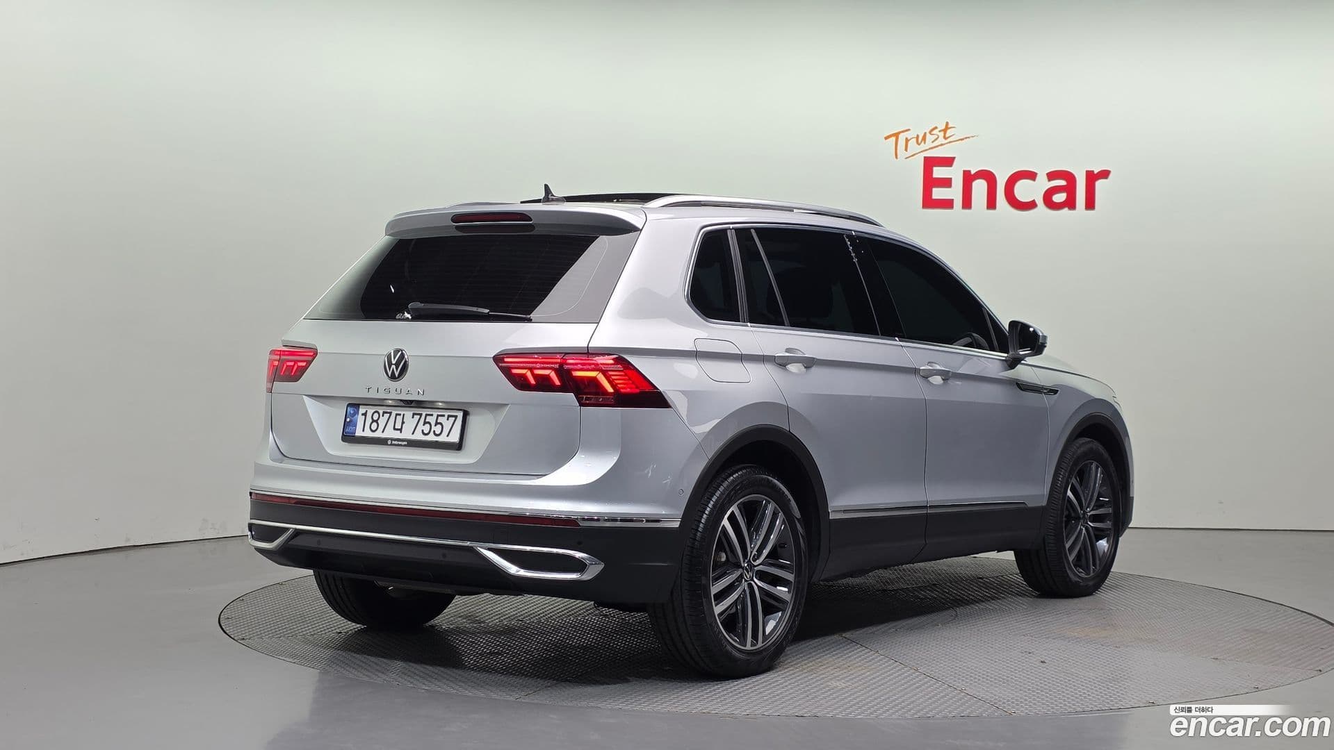 Main__Slider__Photo:Tiguan Volkswagen 2023.11-1