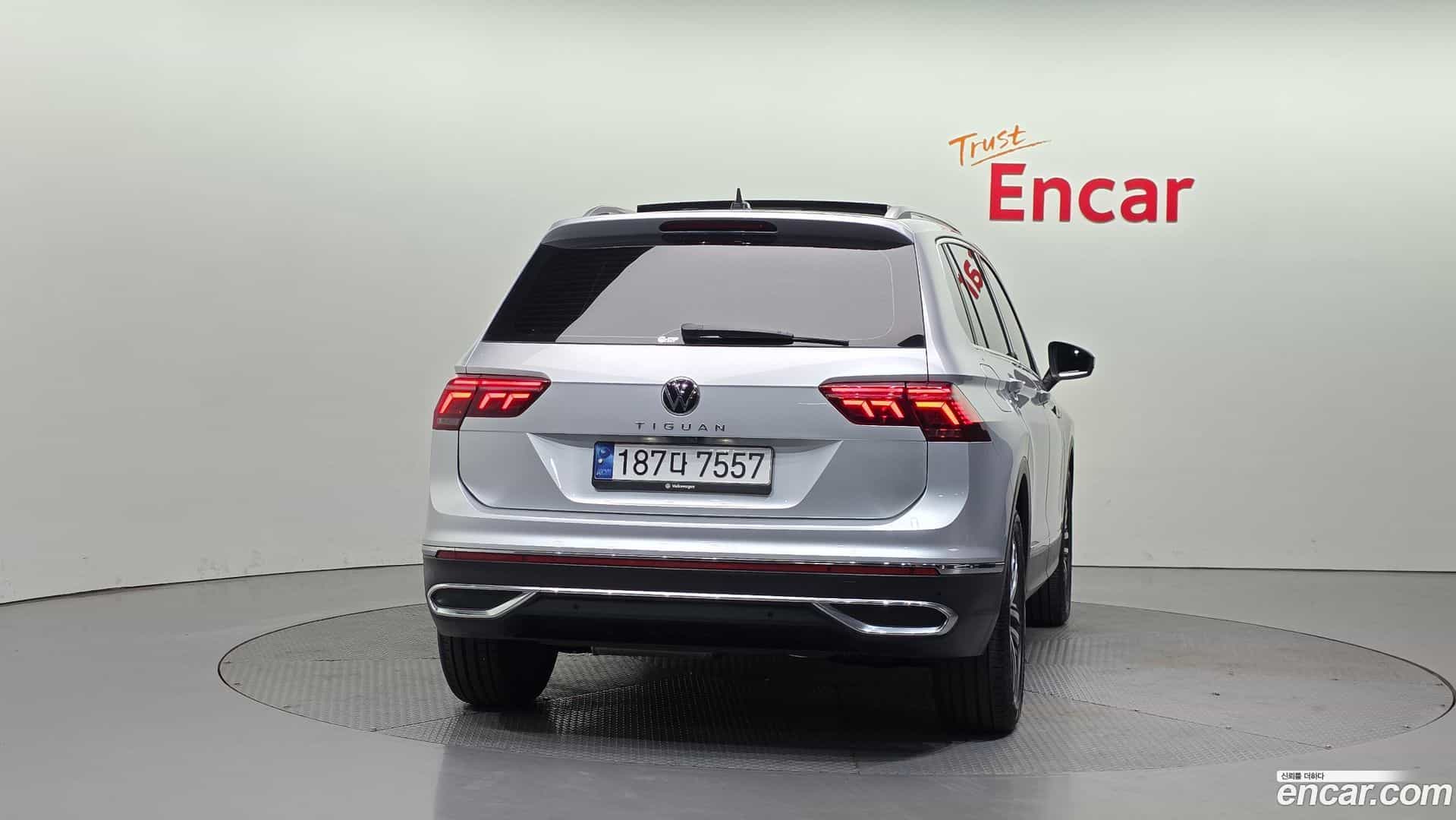 Tiguan Volkswagen 2023.11-OUTER-004
