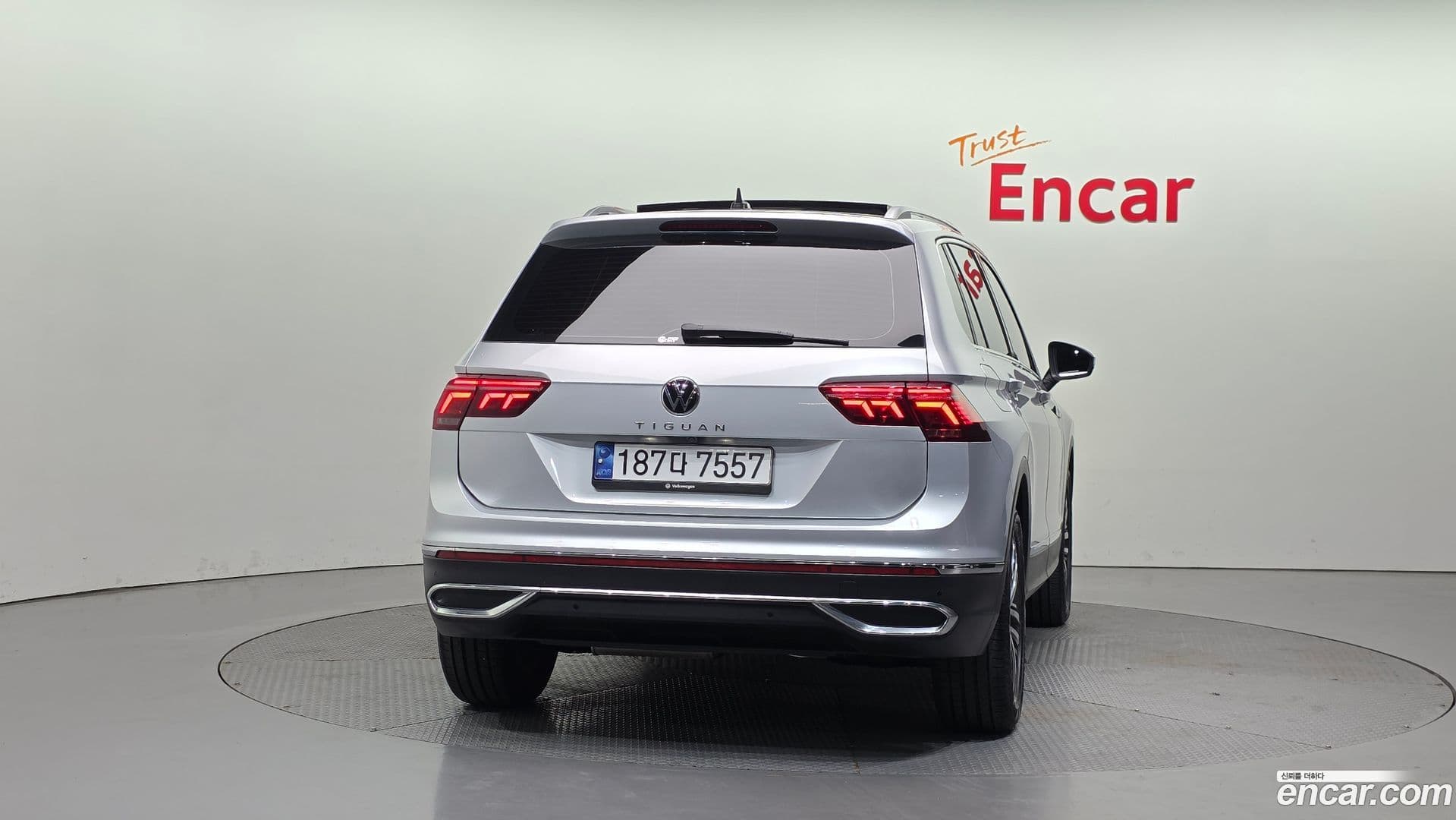 Main__Slider__Photo:Tiguan Volkswagen 2023.11-3