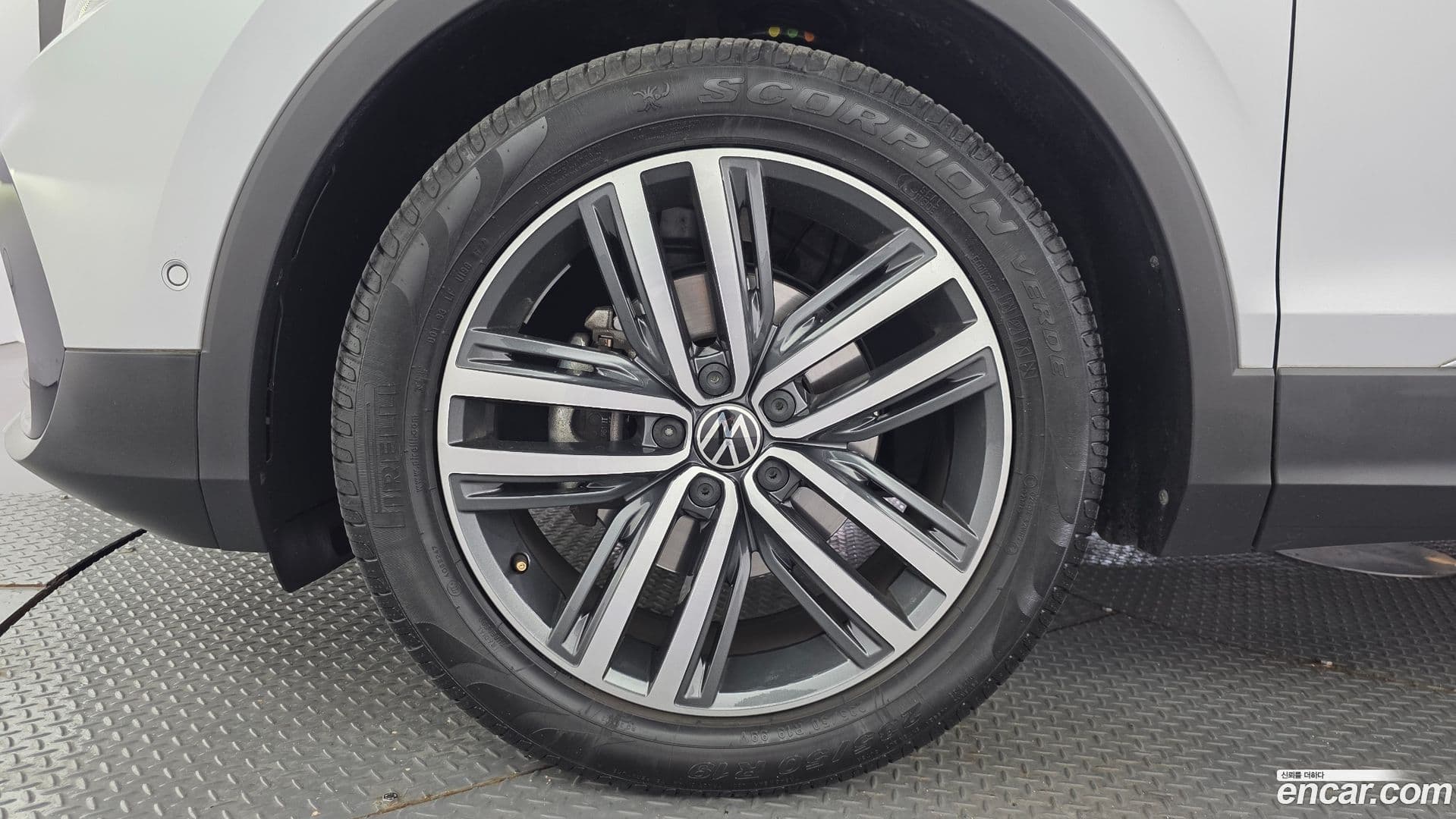 Main__Slider__Photo:Tiguan Volkswagen 2023.11-4