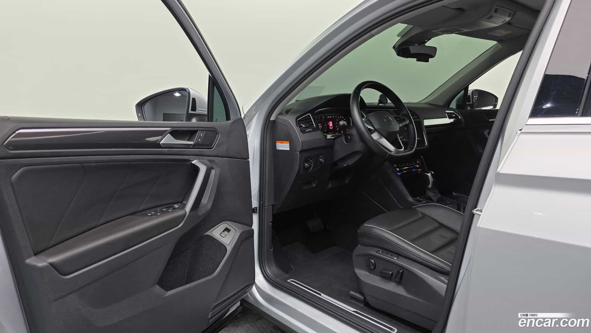 Tiguan Volkswagen 2023.11-INNER-010