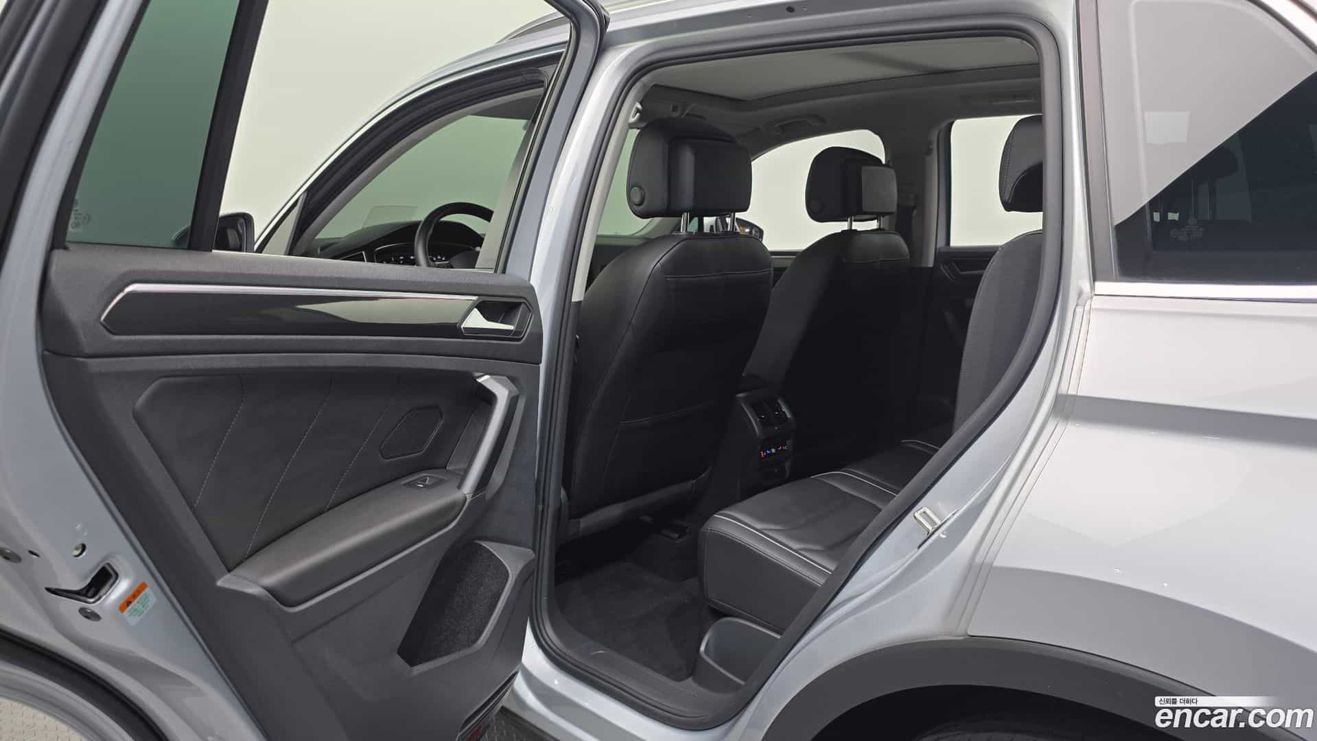 Tiguan Volkswagen 2023.11-OPTION-019