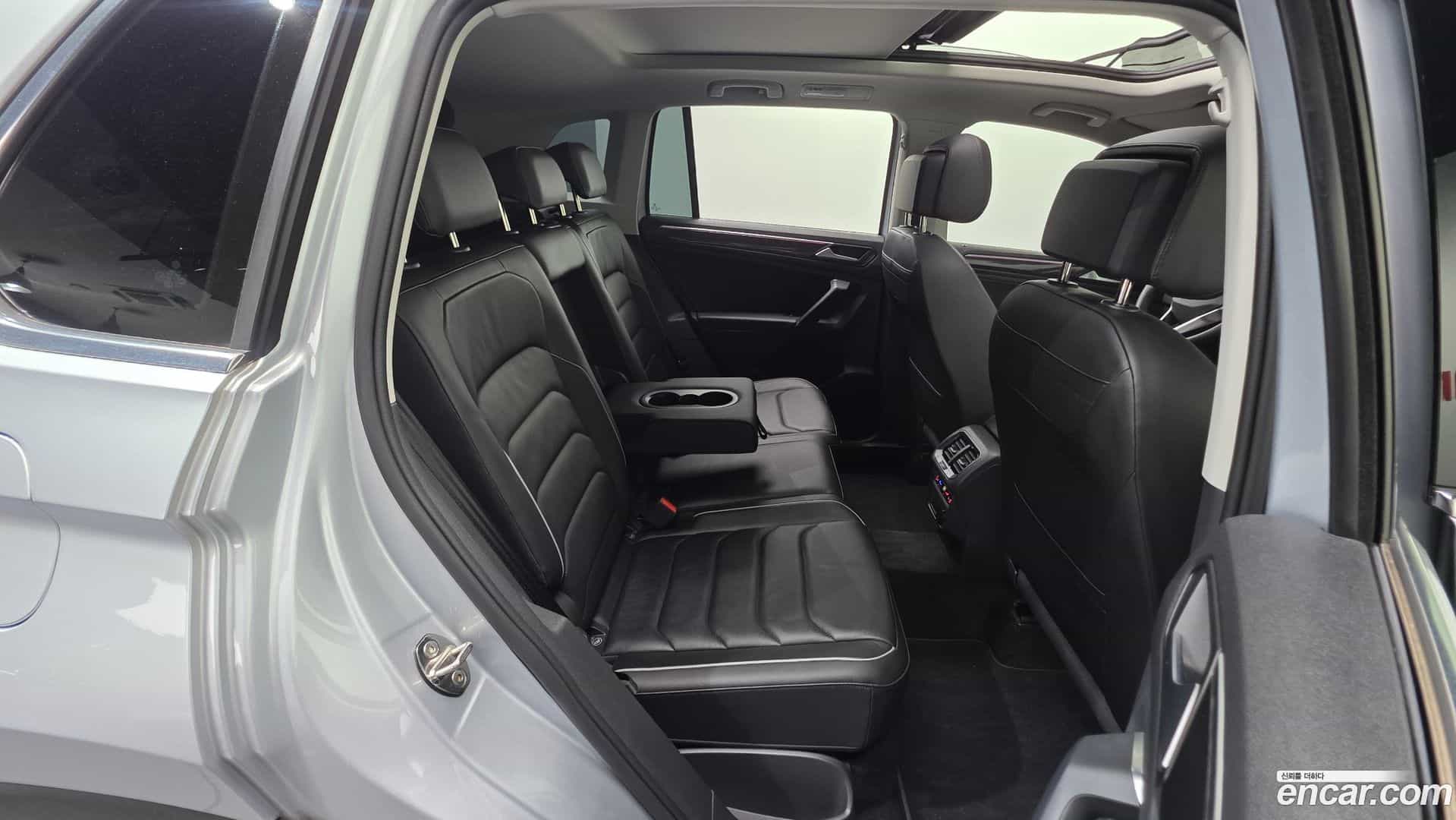 Tiguan Volkswagen 2023.11-OPTION-021
