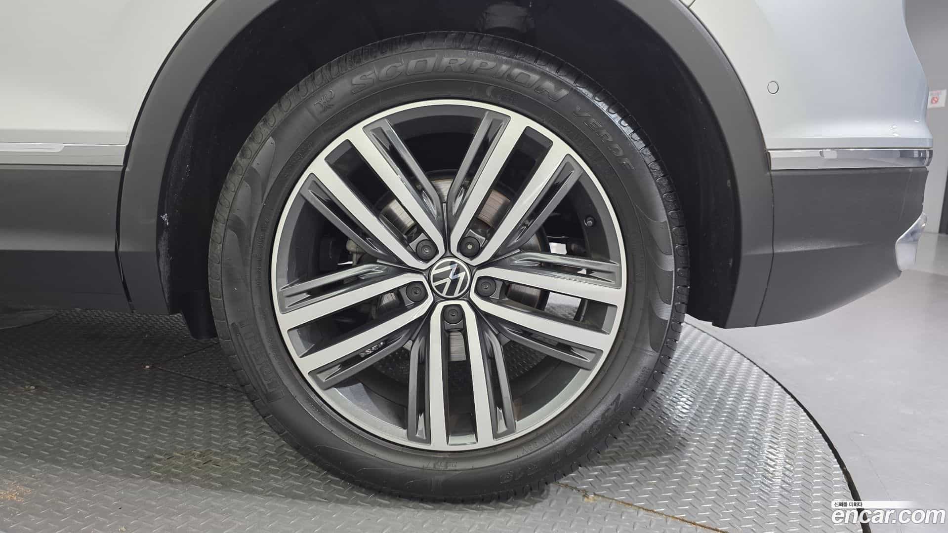 Tiguan Volkswagen 2023.11-OUTER-031