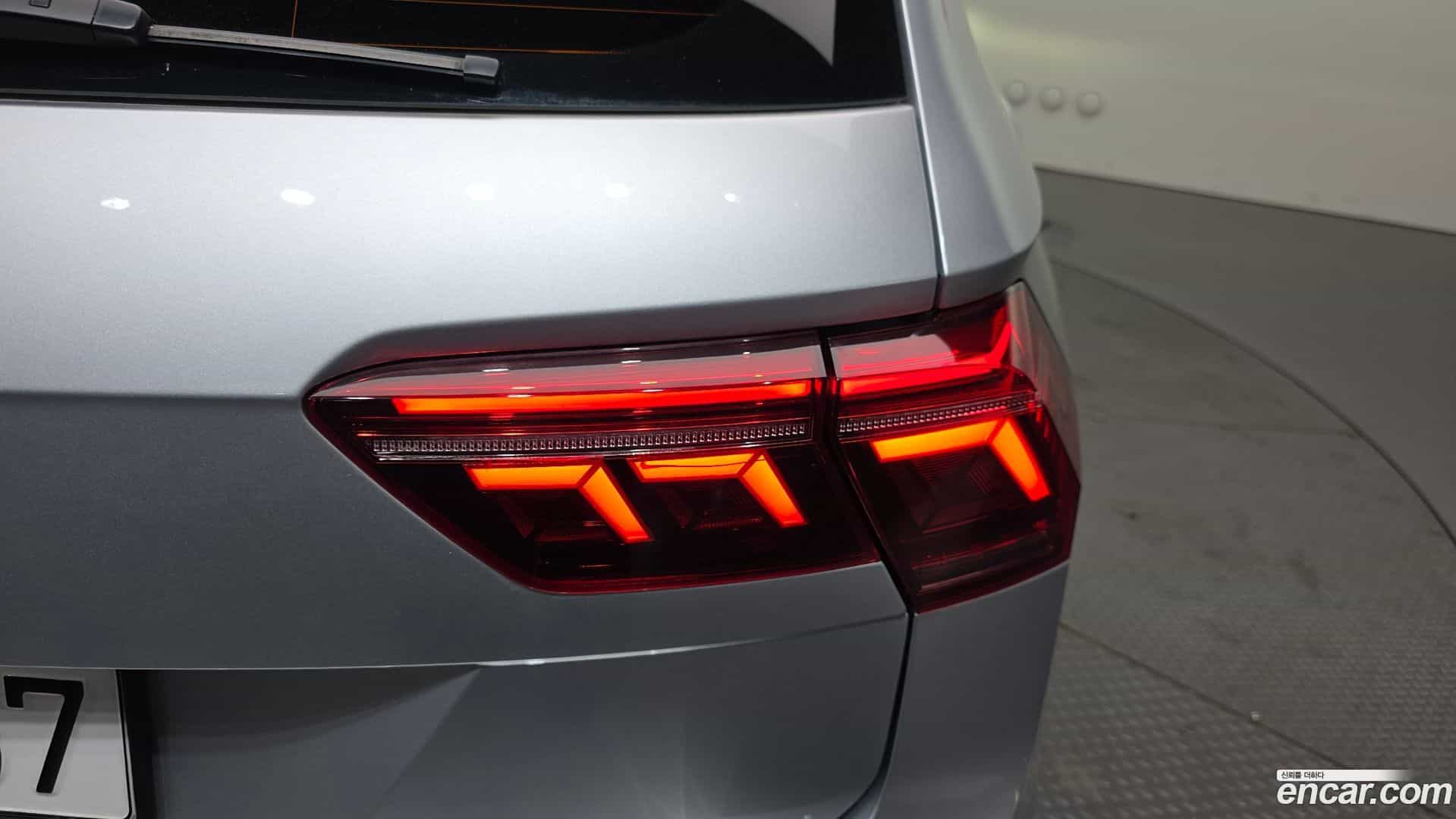 Tiguan Volkswagen 2023.11-OUTER-033