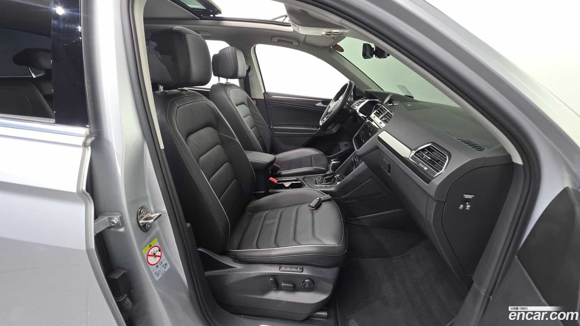 Tiguan Volkswagen 2023.11-INNER-036