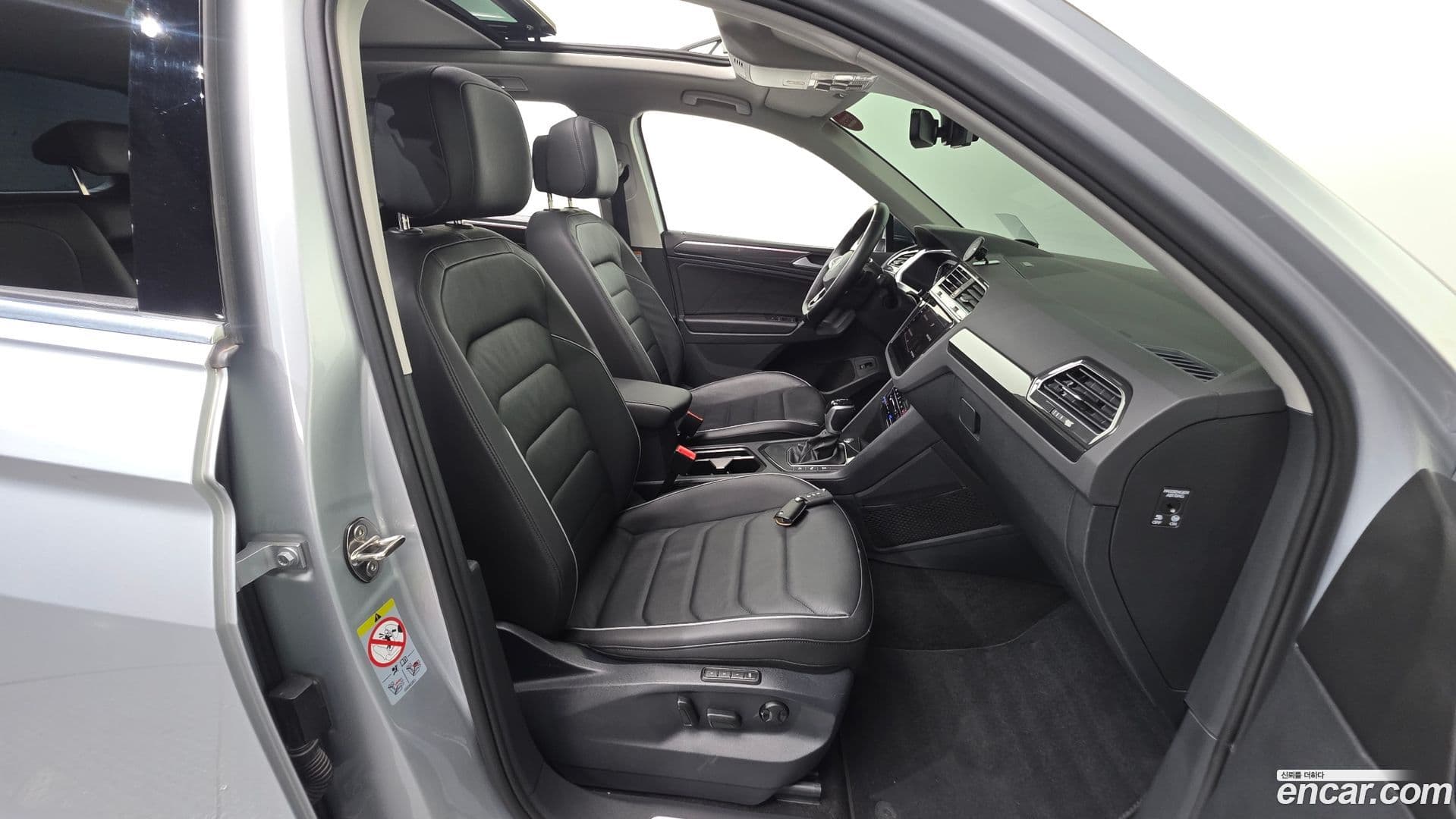 Main__Slider__Photo:Tiguan Volkswagen 2023.11-25