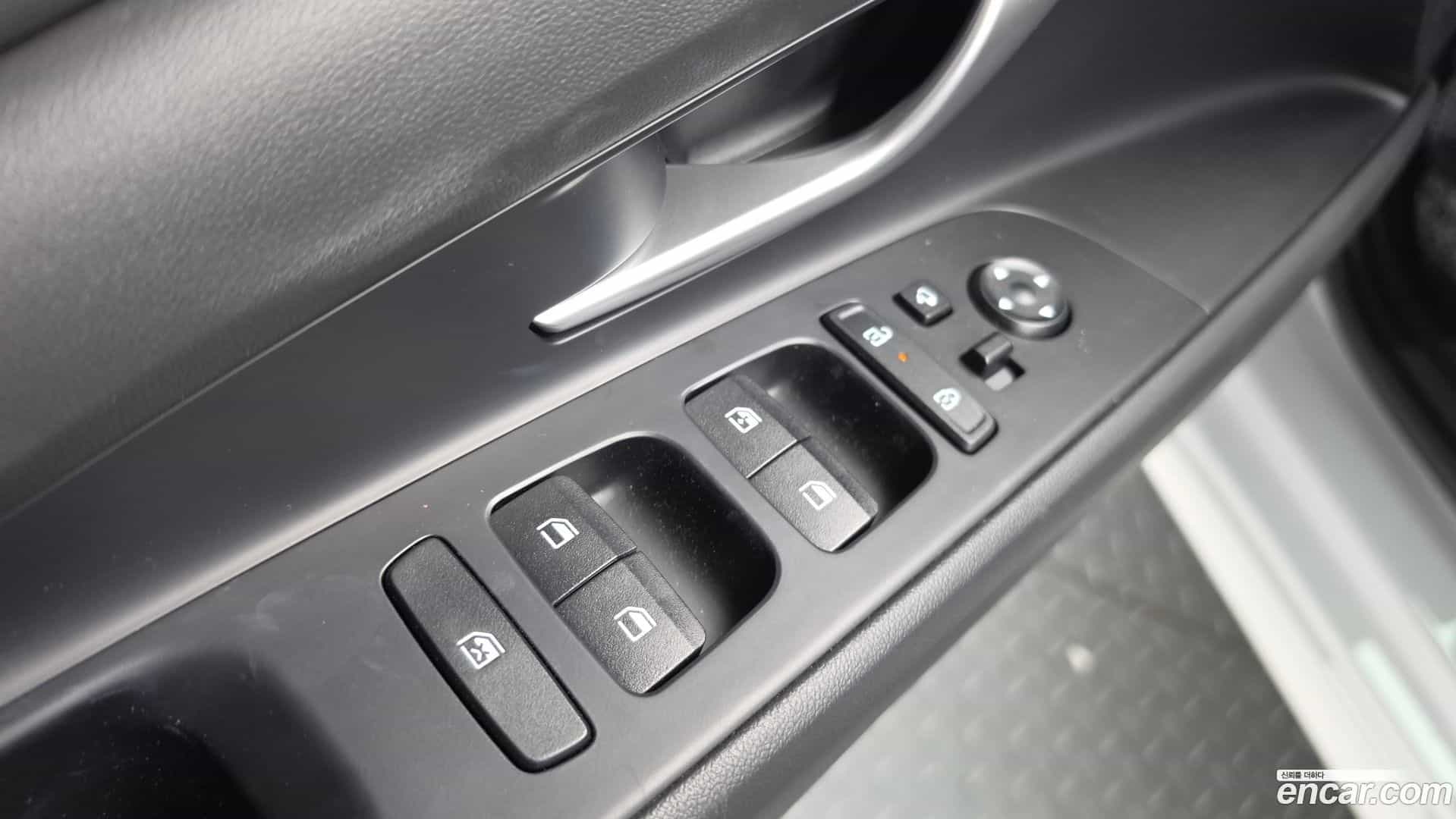 AVANTE Hyundai 2023.9-OPTION-041