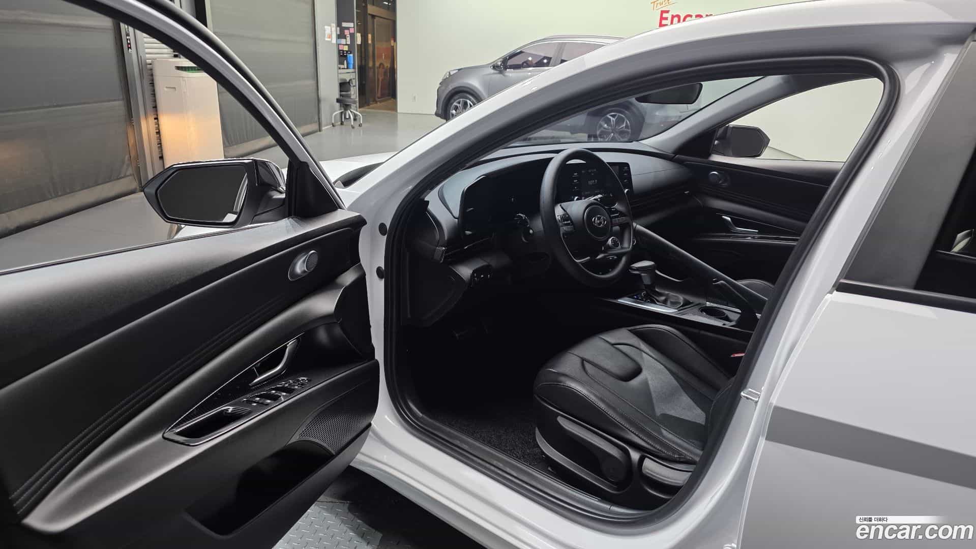 AVANTE Hyundai 2022.3-INNER-010