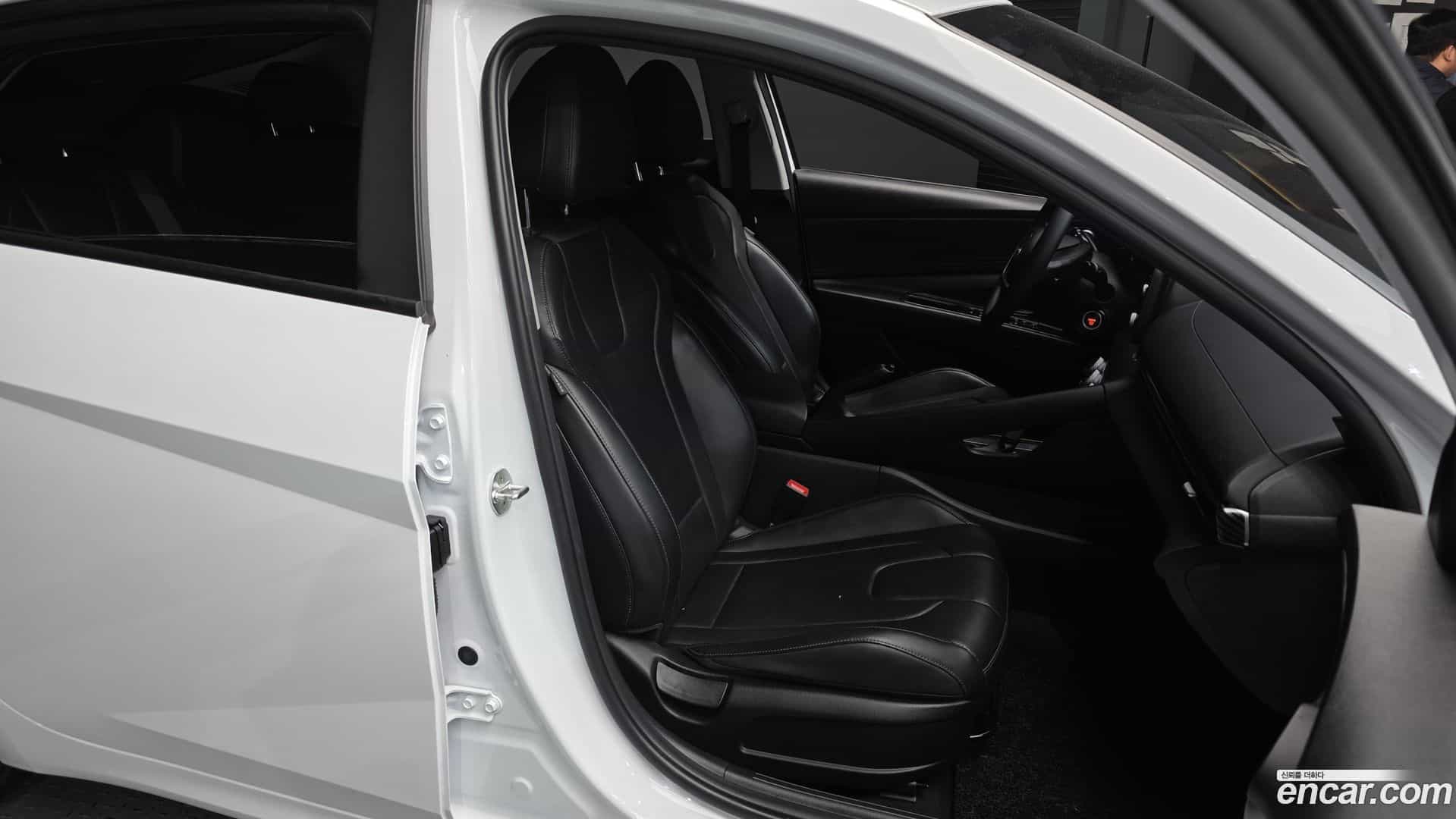AVANTE Hyundai 2022.3-OPTION-016