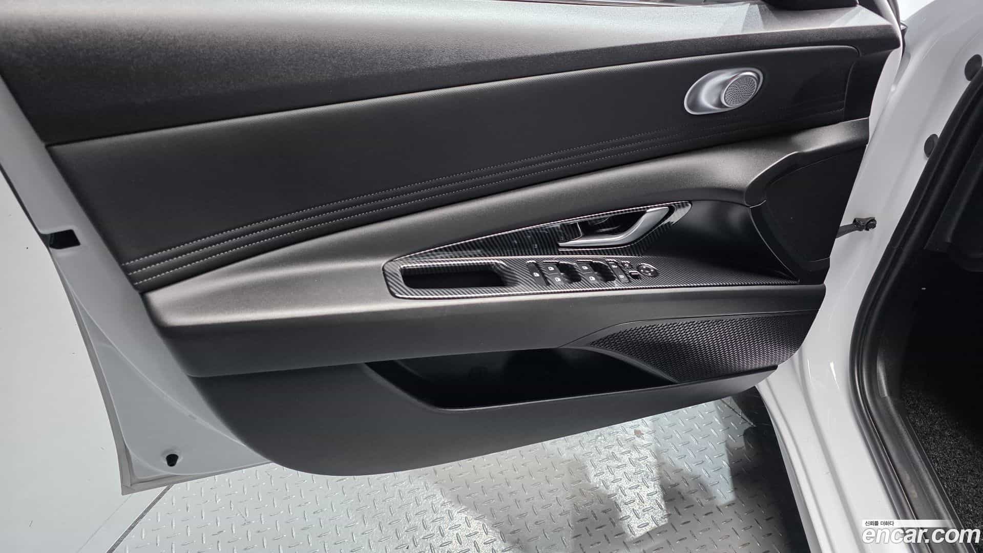 AVANTE Hyundai 2022.3-INNER-034