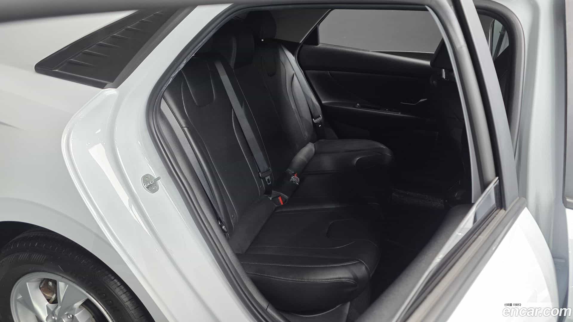 AVANTE Hyundai 2022.3-INNER-036