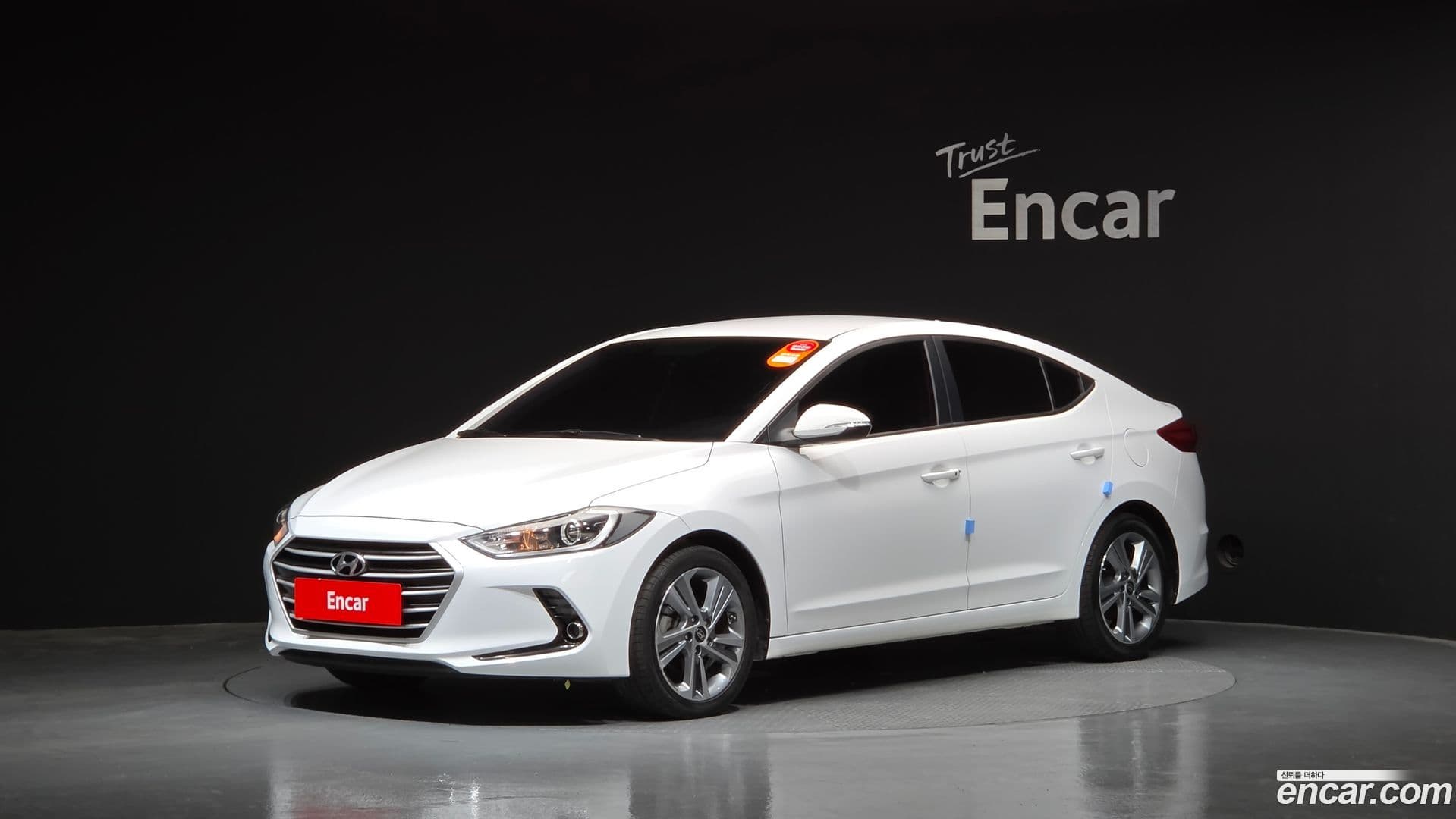 Main__Slider__Photo:AVANTE Hyundai 2018.8-0