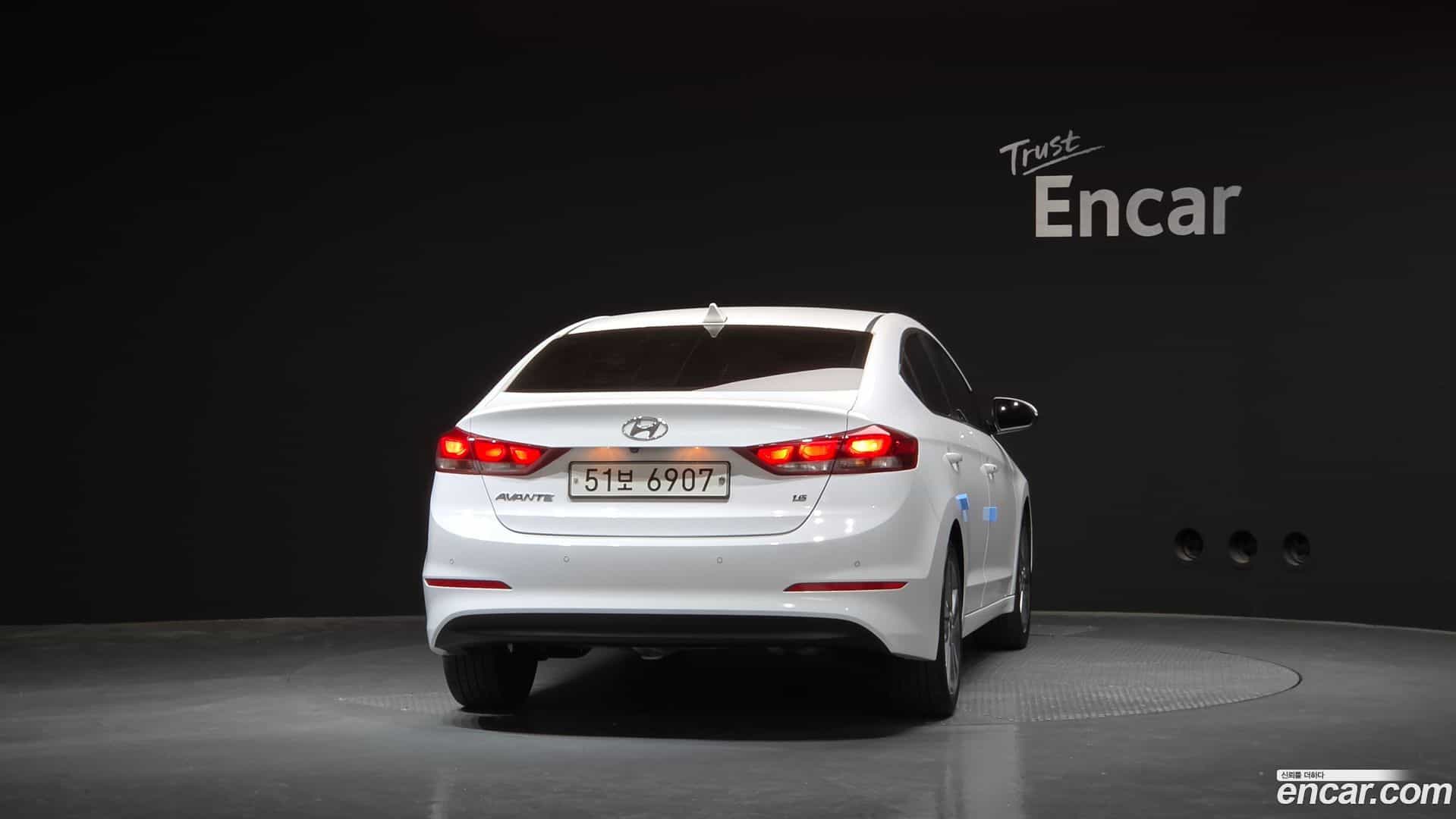 AVANTE Hyundai 2018.8-OUTER-004