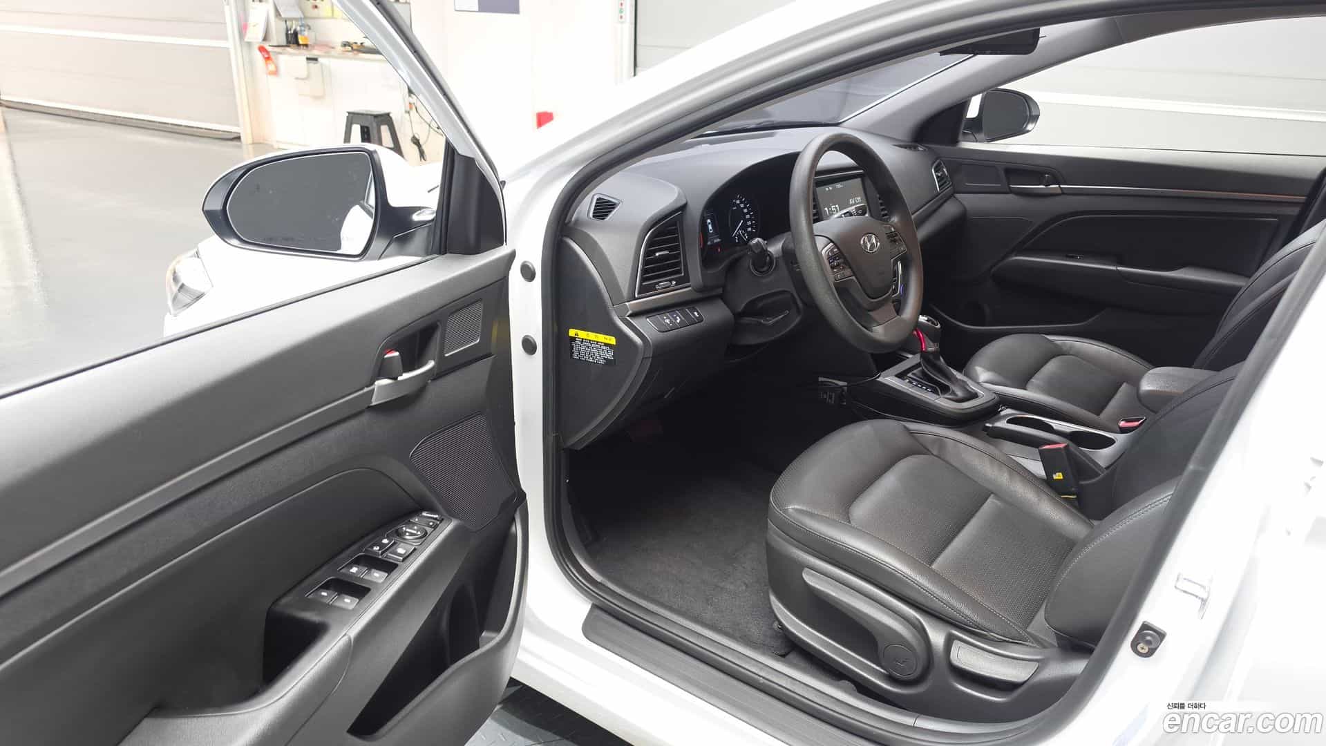 AVANTE Hyundai 2018.8-INNER-010