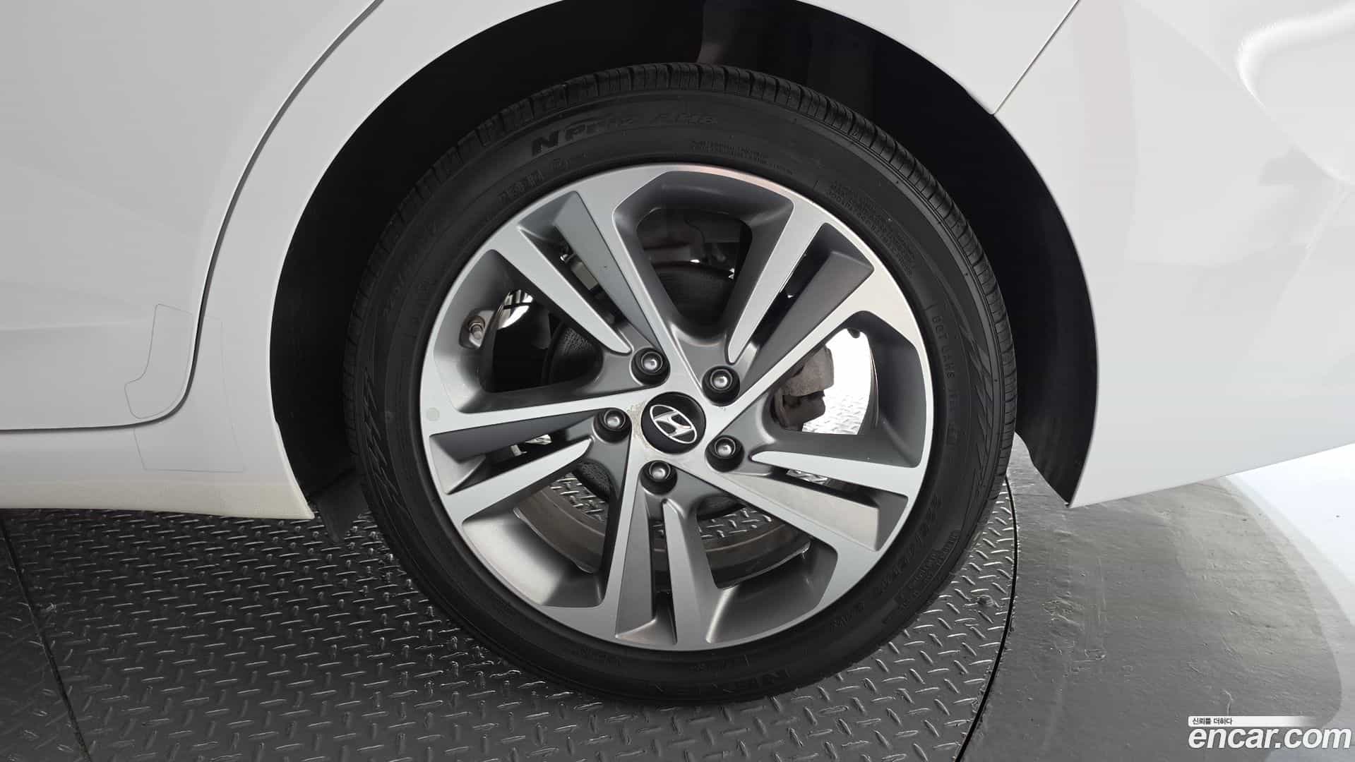 AVANTE Hyundai 2018.8-OUTER-031