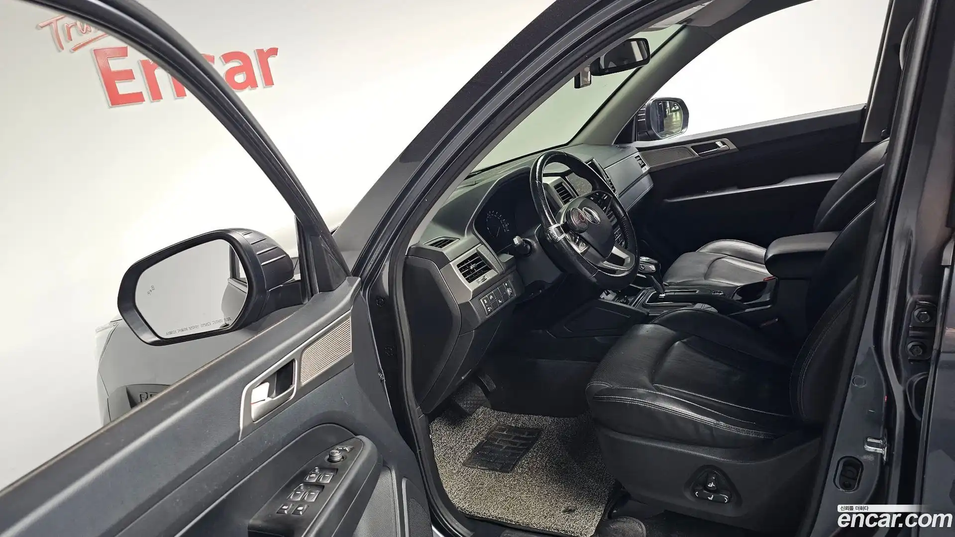 Rexton KG Mobility 2018.8-INNER-010