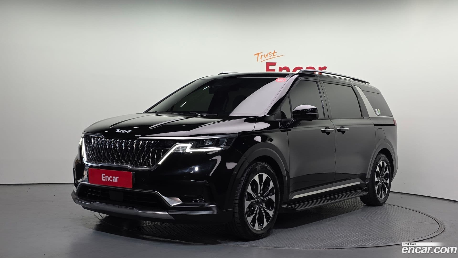 Main__Slider__Photo:Canival Kia 2023.6-0