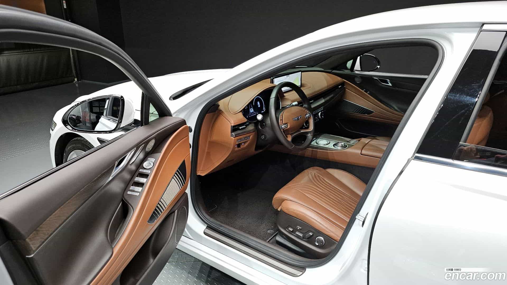 G80 Genesis 2021.1-INNER-010
