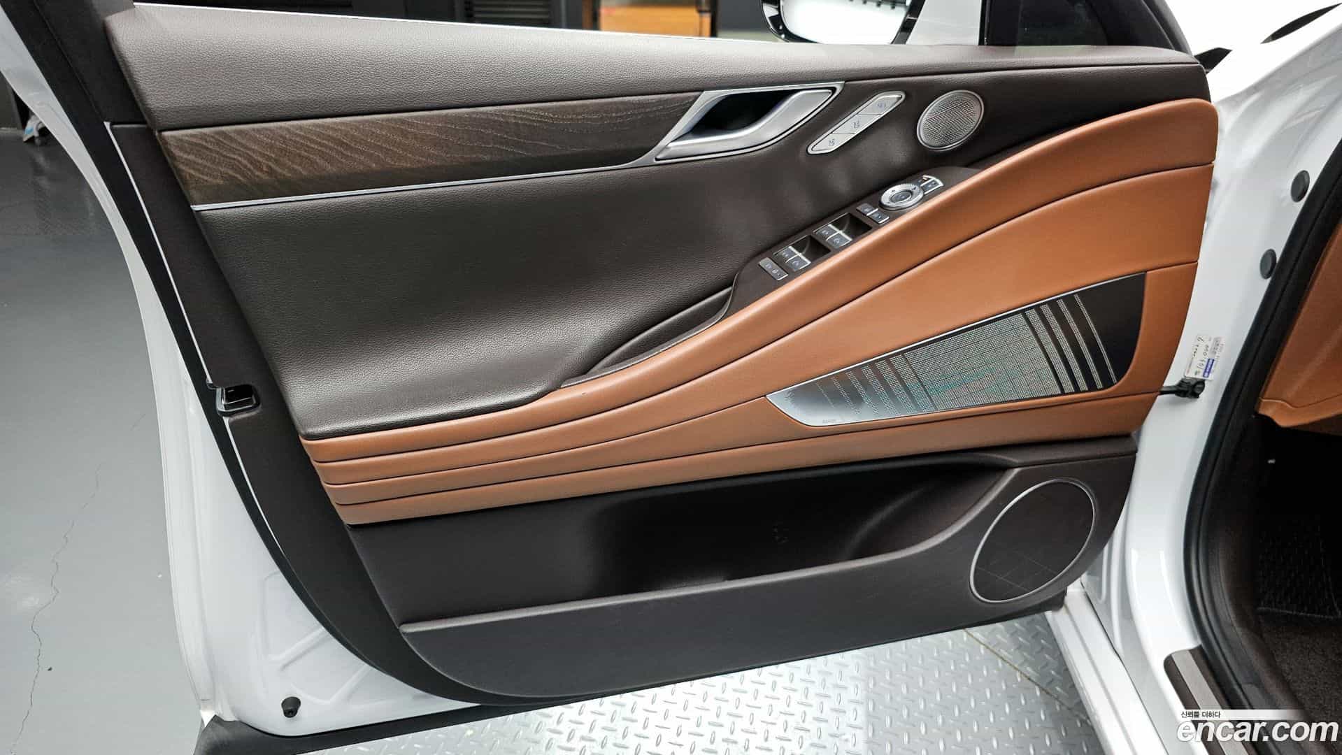G80 Genesis 2021.1-INNER-034