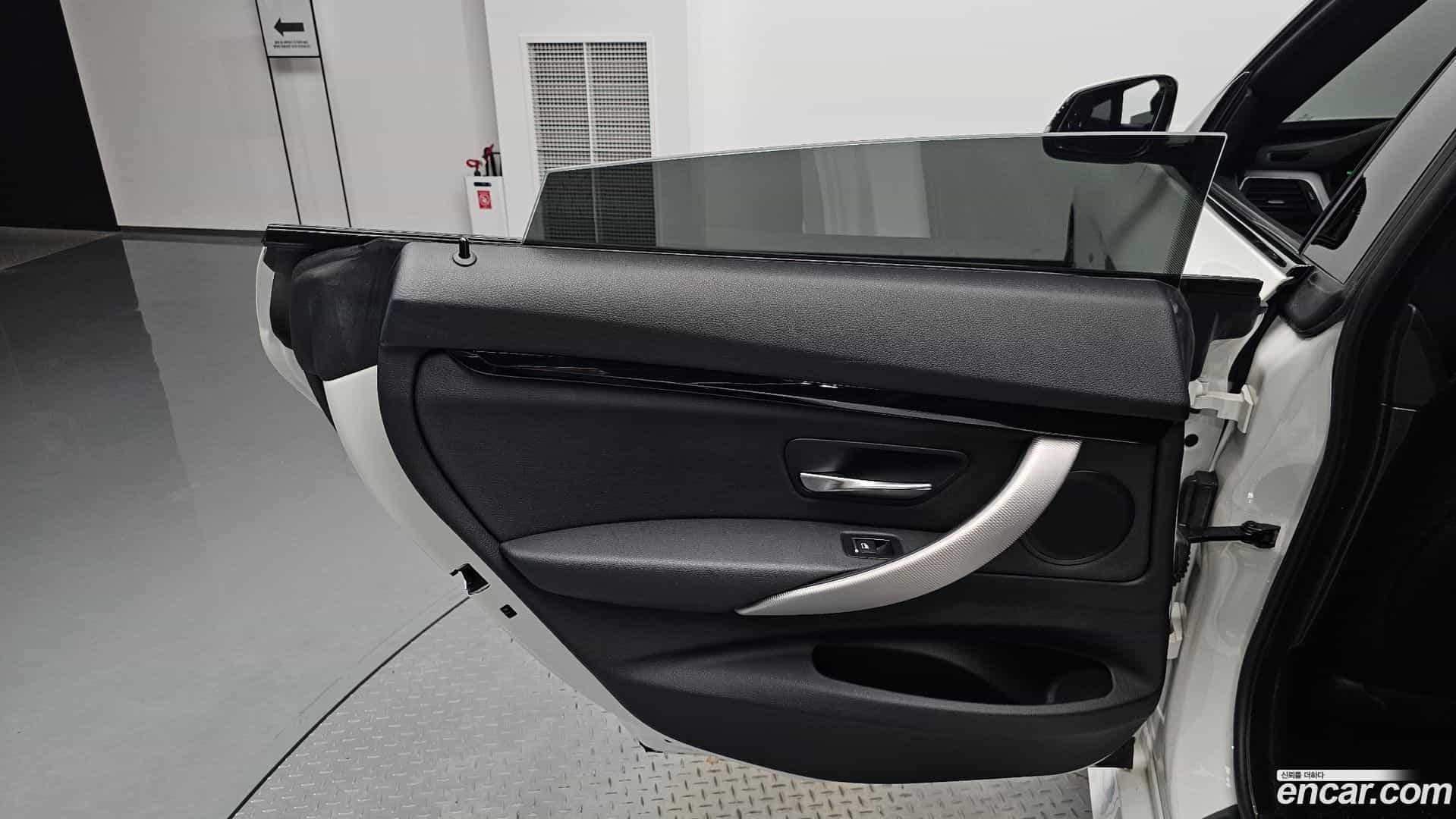 Gran Turismo BMW 2020.9-INNER-035