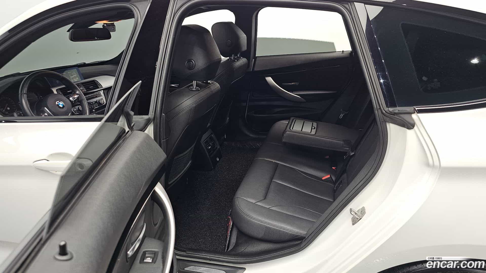 Gran Turismo BMW 2020.9-INNER-036