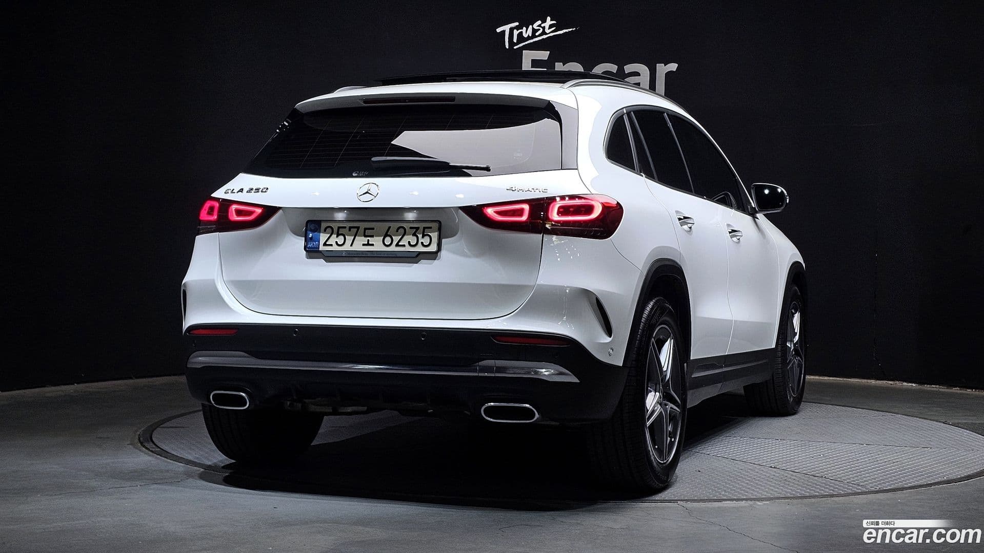 Main__Slider__Photo:GLA-Class Mercedes-Benz 2021.4-1