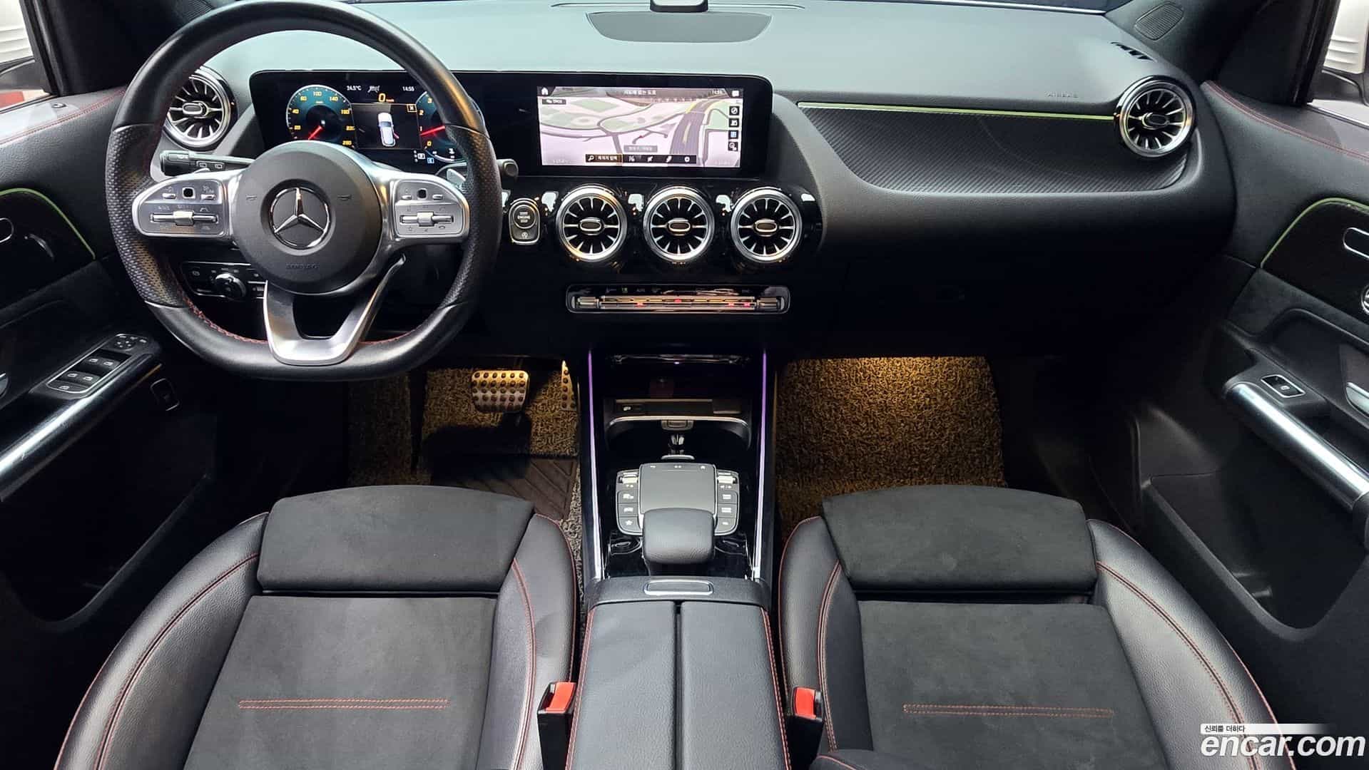 GLA-Class Mercedes-Benz 2021.4-INNER-007
