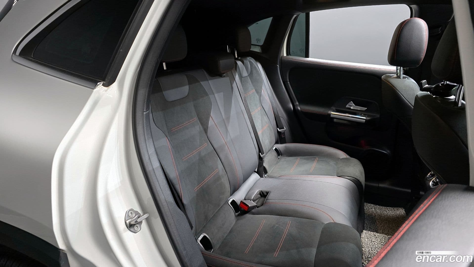 Main__Slider__Photo:GLA-Class Mercedes-Benz 2021.4-10
