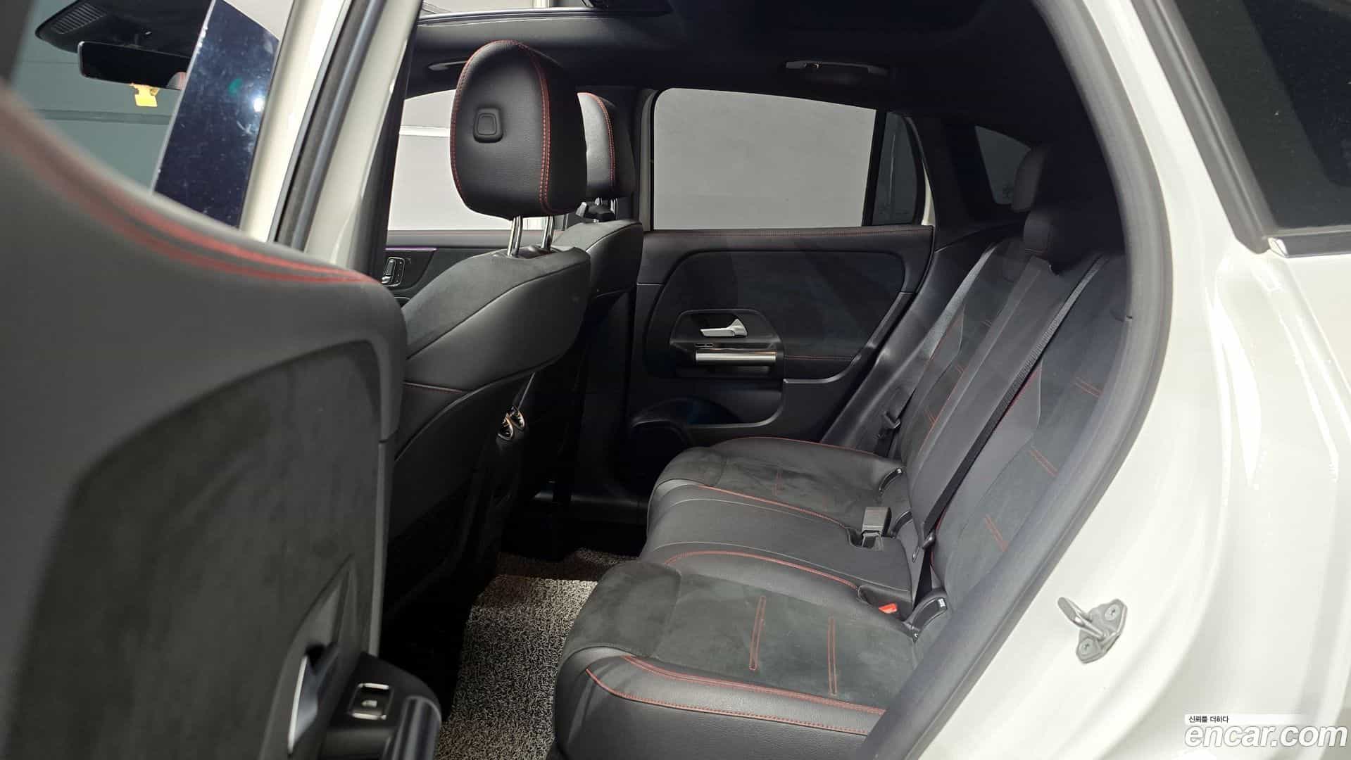 GLA-Class Mercedes-Benz 2021.4-OPTION-016
