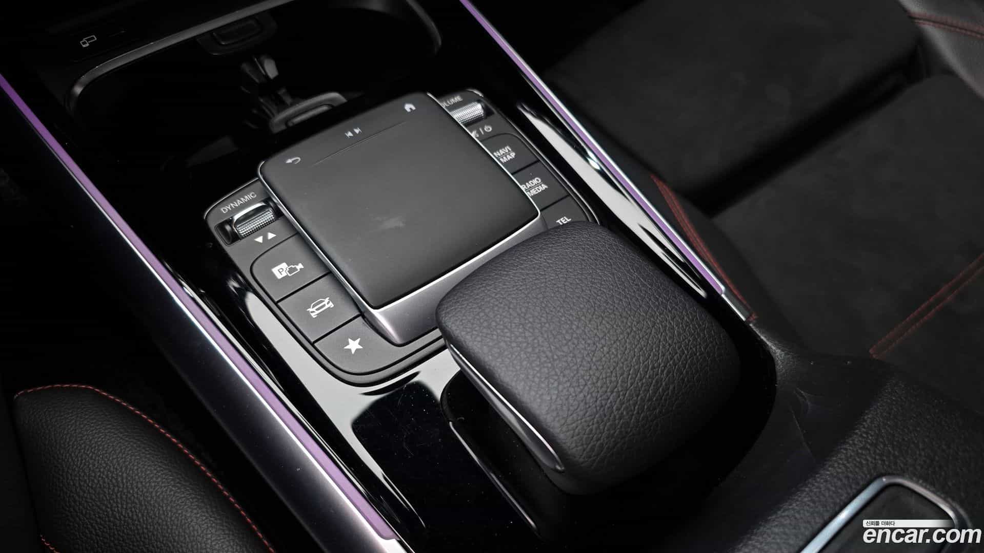 GLA-Class Mercedes-Benz 2021.4-OPTION-021