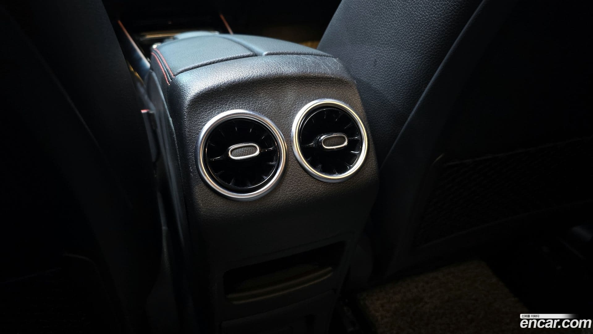 Main__Slider__Photo:GLA-Class Mercedes-Benz 2021.4-18