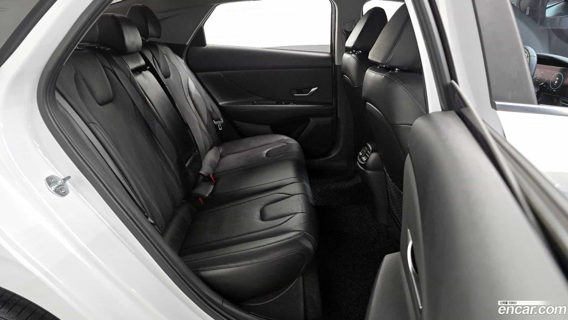 AVANTE Hyundai 2020.6-OPTION-015