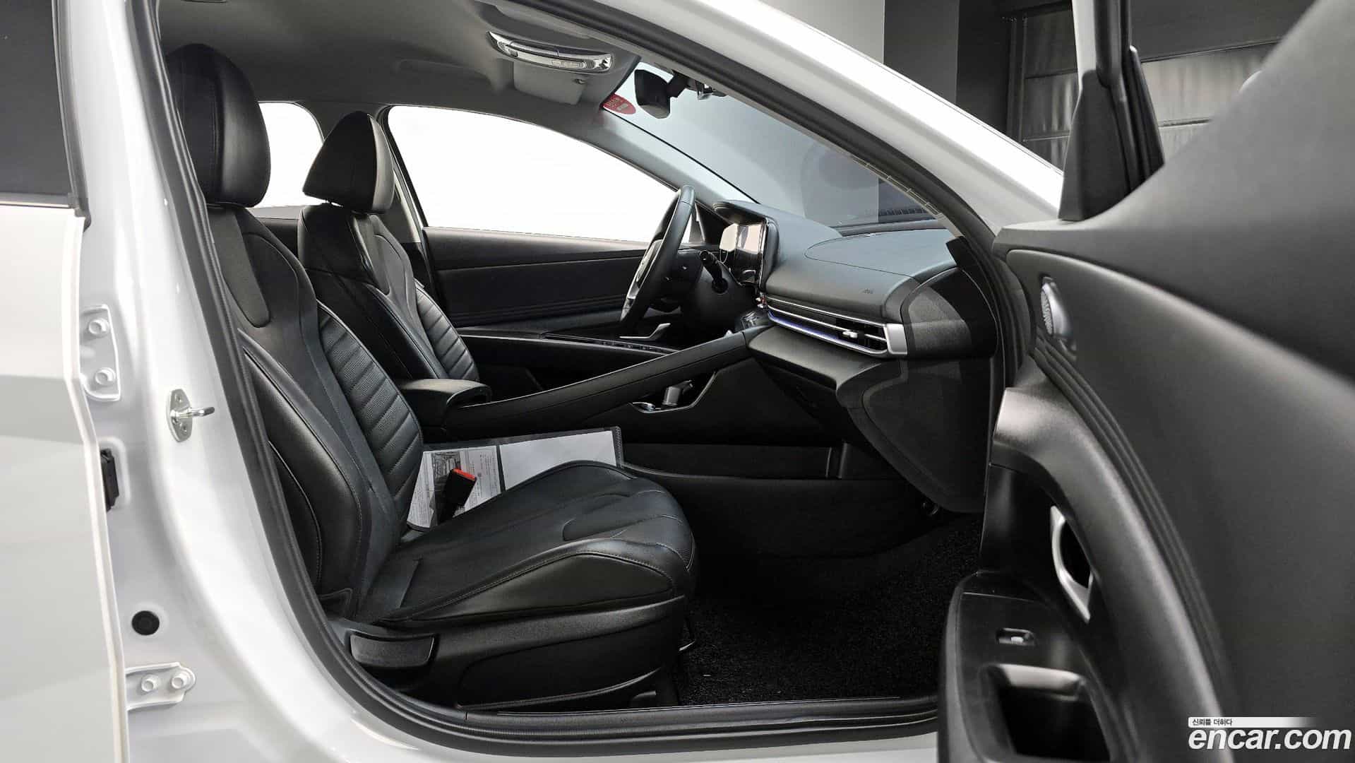 AVANTE Hyundai 2020.6-INNER-036